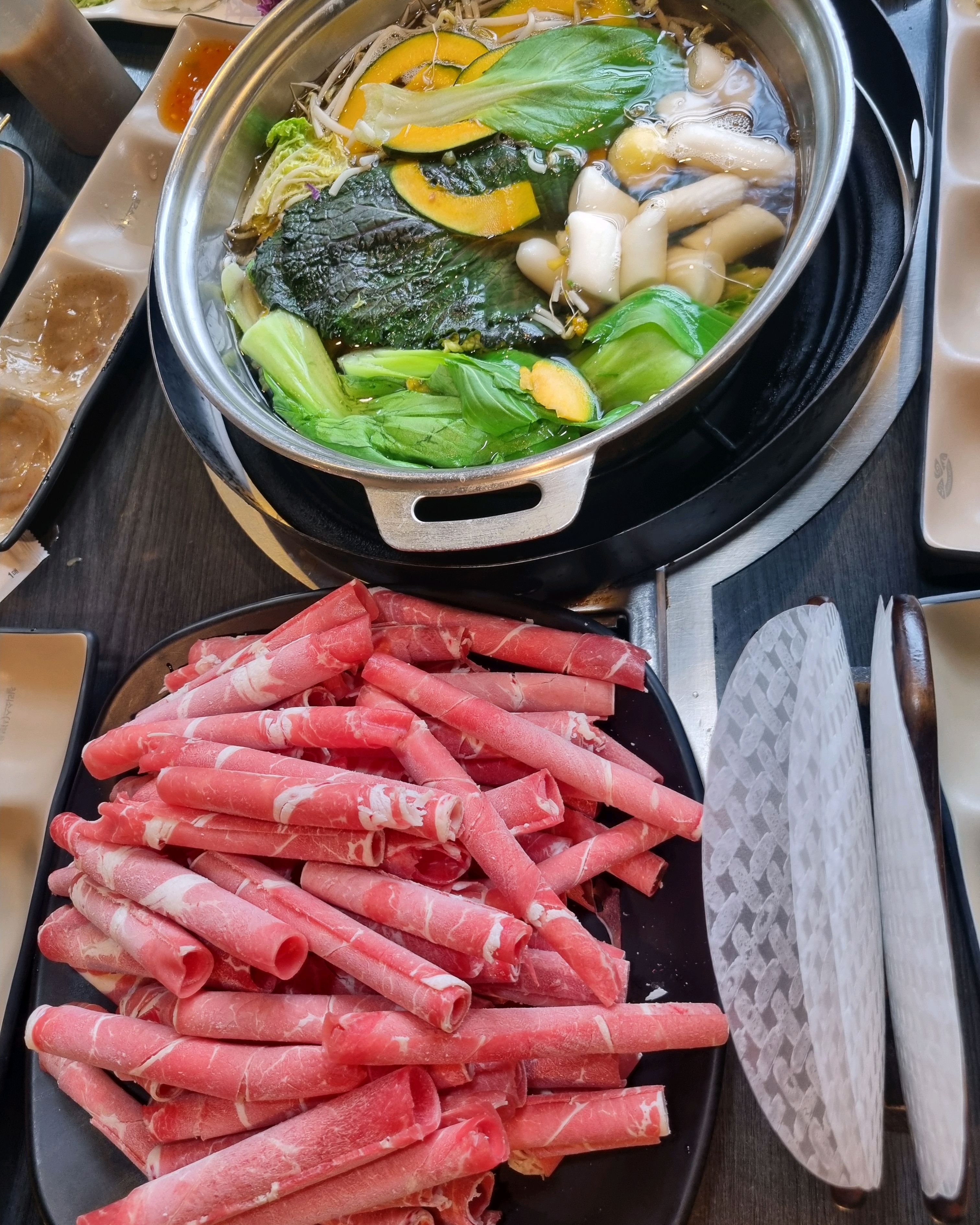 저렴한 가격에 야채를 골고루 먹을 수 있어서 좋아요~ - 홍제동 맛집 소담촌 홍제점
