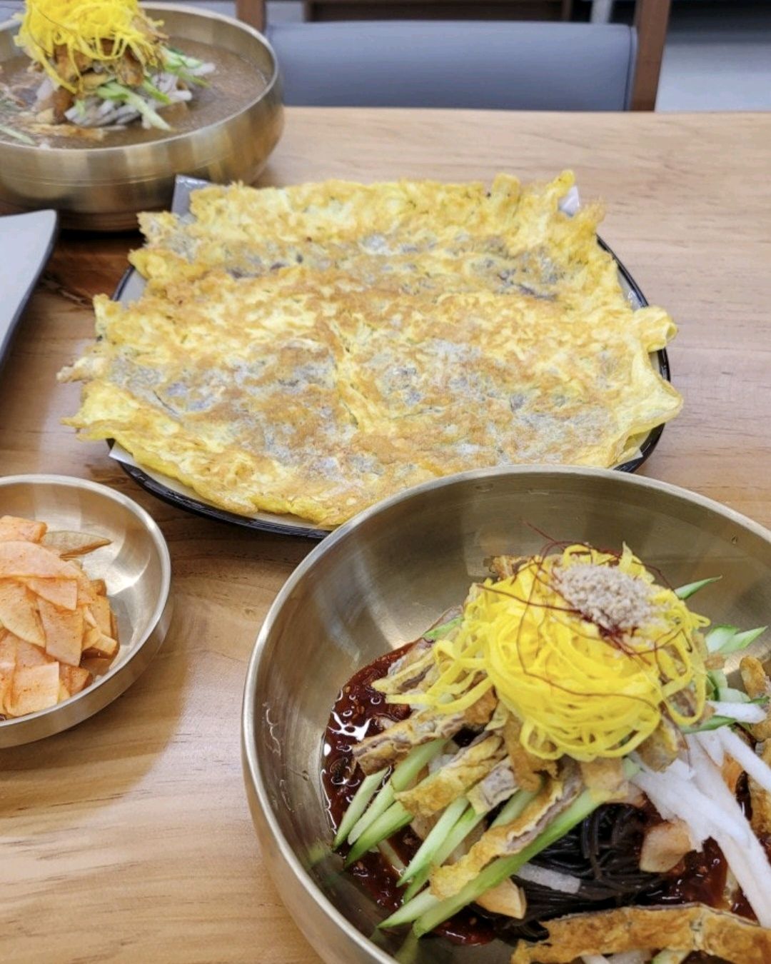 비빔내면, 물냉면, 갈비탕, 육전 먹었어요~ - 대전 맛집 진주냉면 이설옥 본점