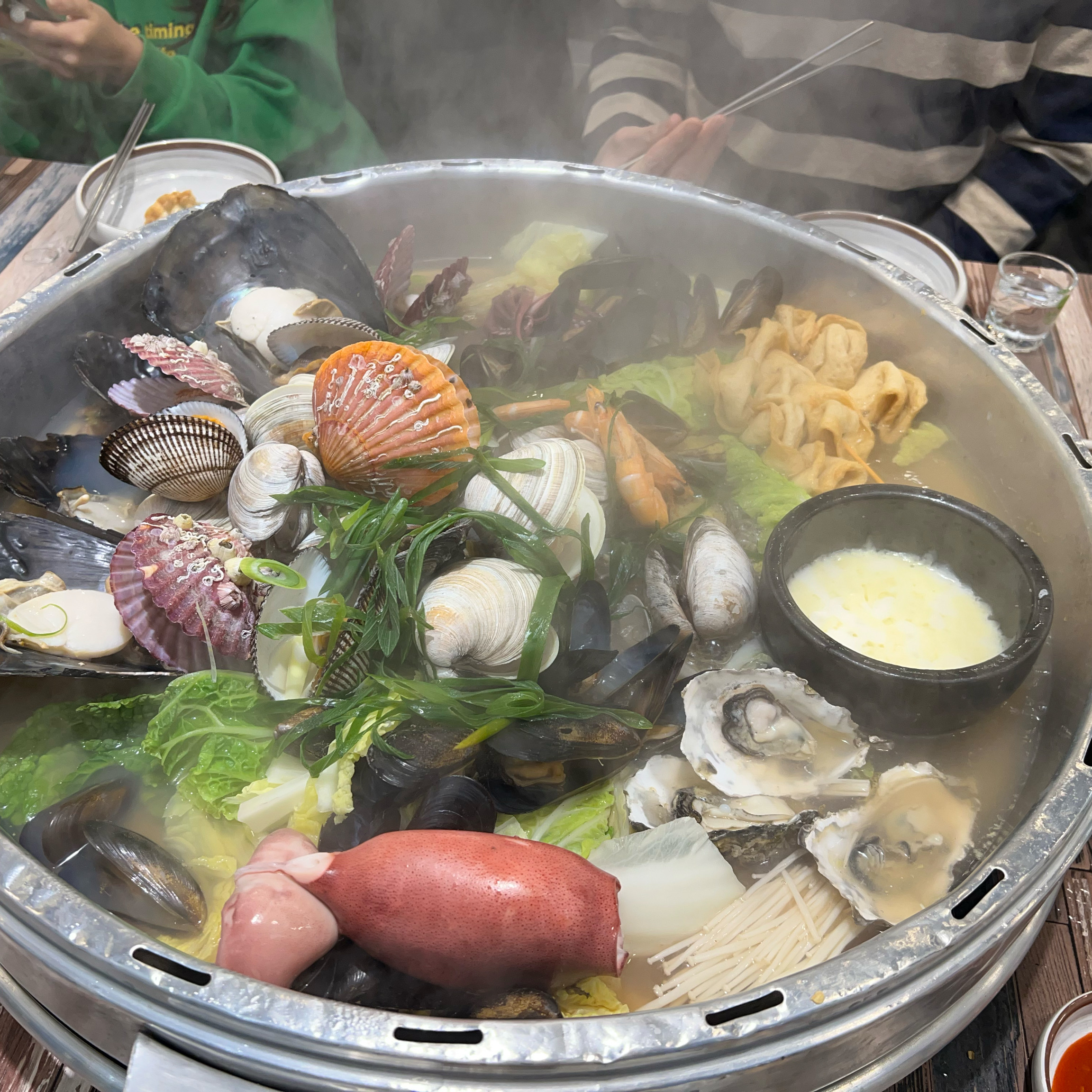 친절하시며 푸짐하고 맛있었어요. - 불당동 맛집 택이네조개전골 천안신불당점