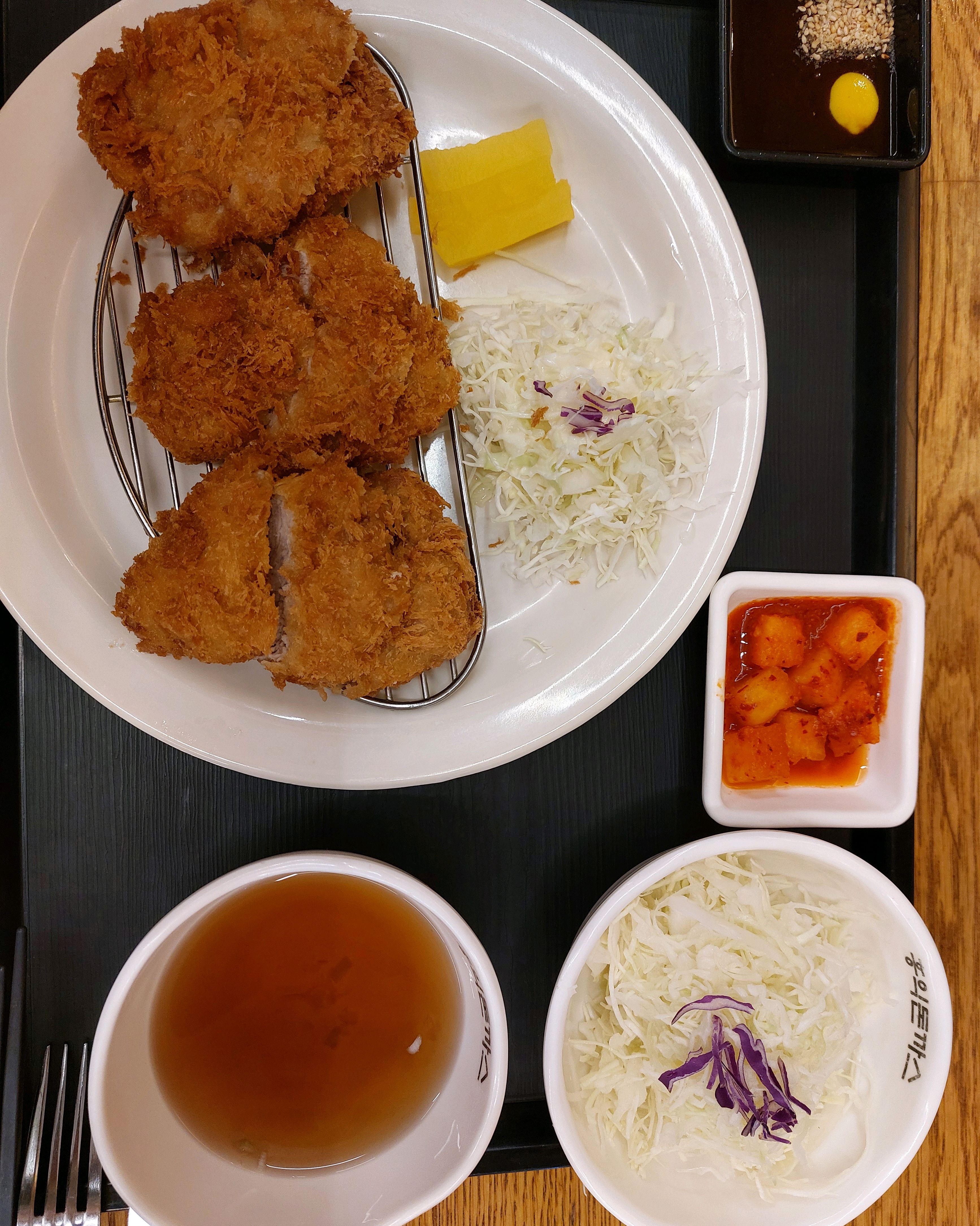 안심까스 12590원 - 회기역 맛집 홍익돈까스 회기역점