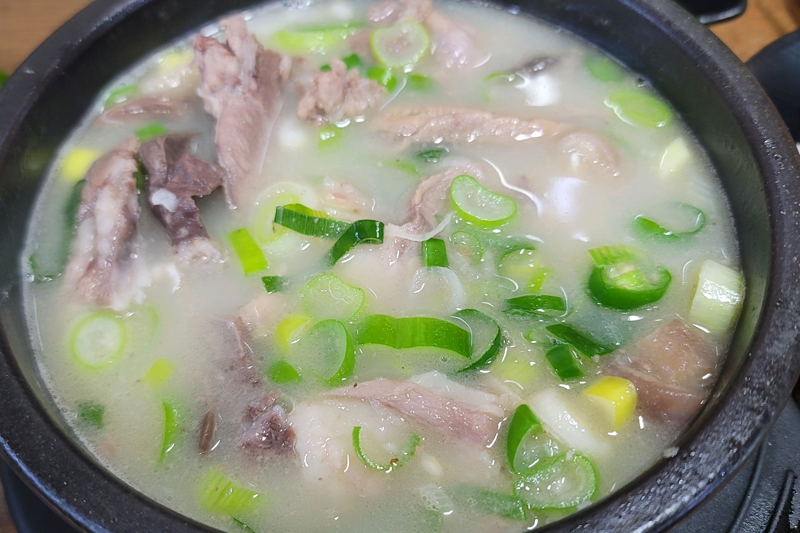 Shindaebang Station Restaurant Samgeori Maksundukguk