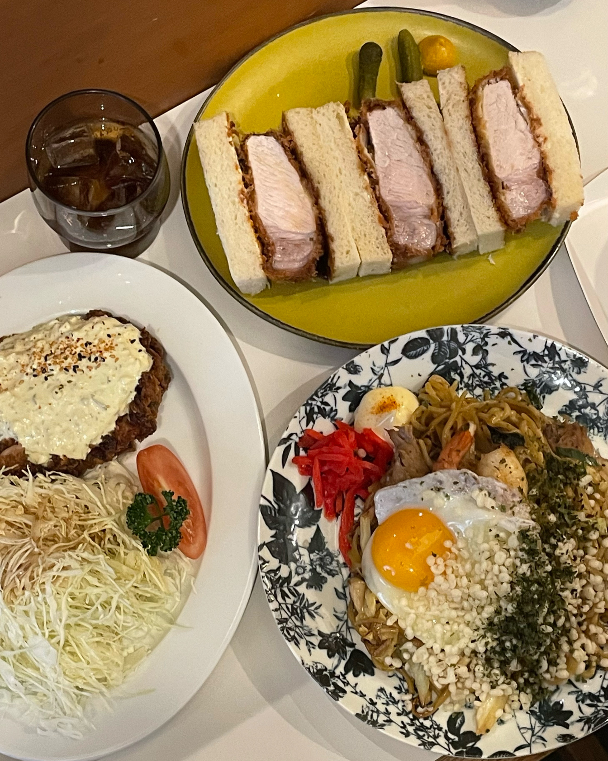 조그마한 일식당이에요! 정성껏 만들어주시도하고 사장님 혼자 운영하셔서 음식 나오기까지 시간
