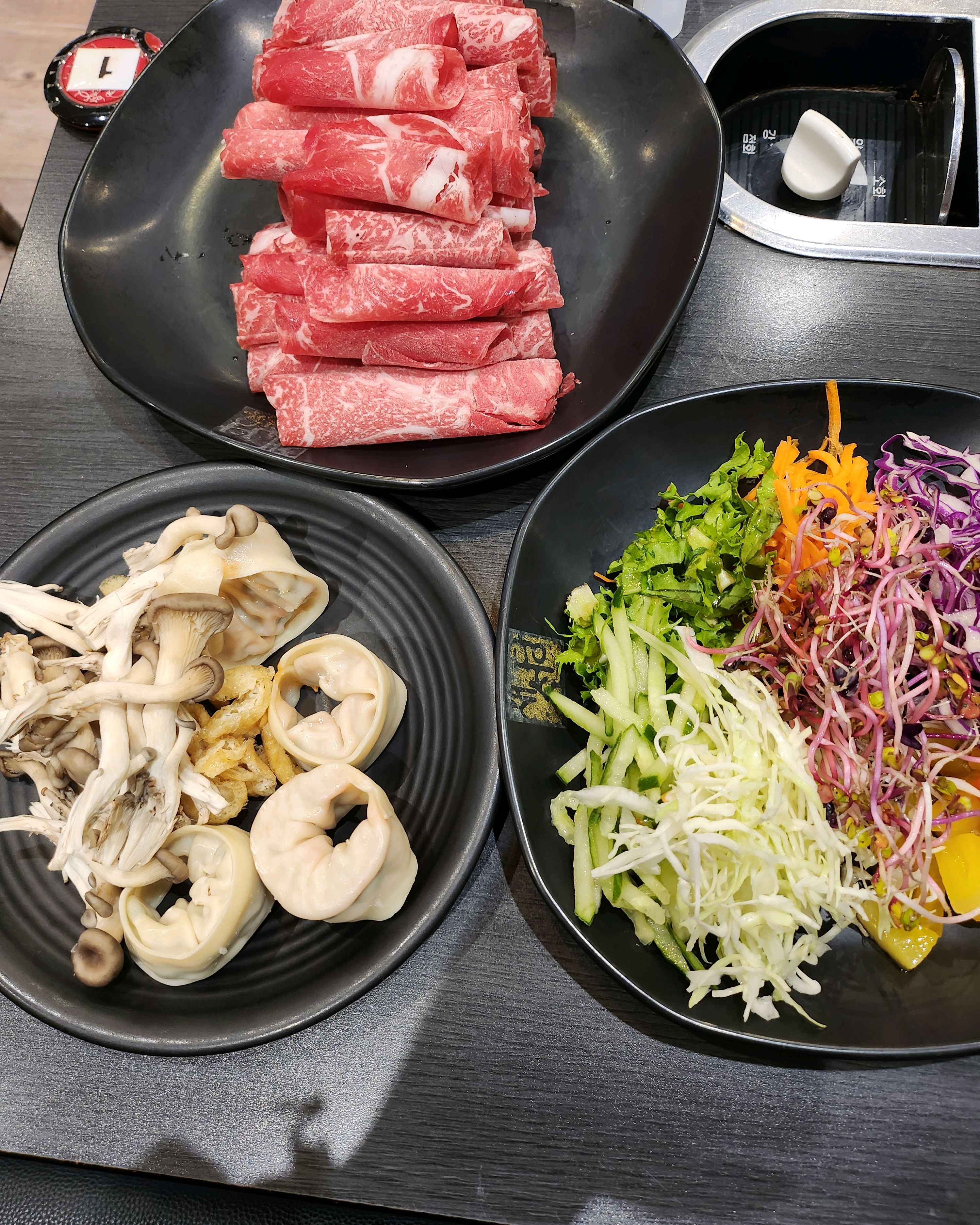 Mangwolsa Station Restaurant Chaeseondang Vietnamese Spring Ssam & Shabu Mangwolsa Branch