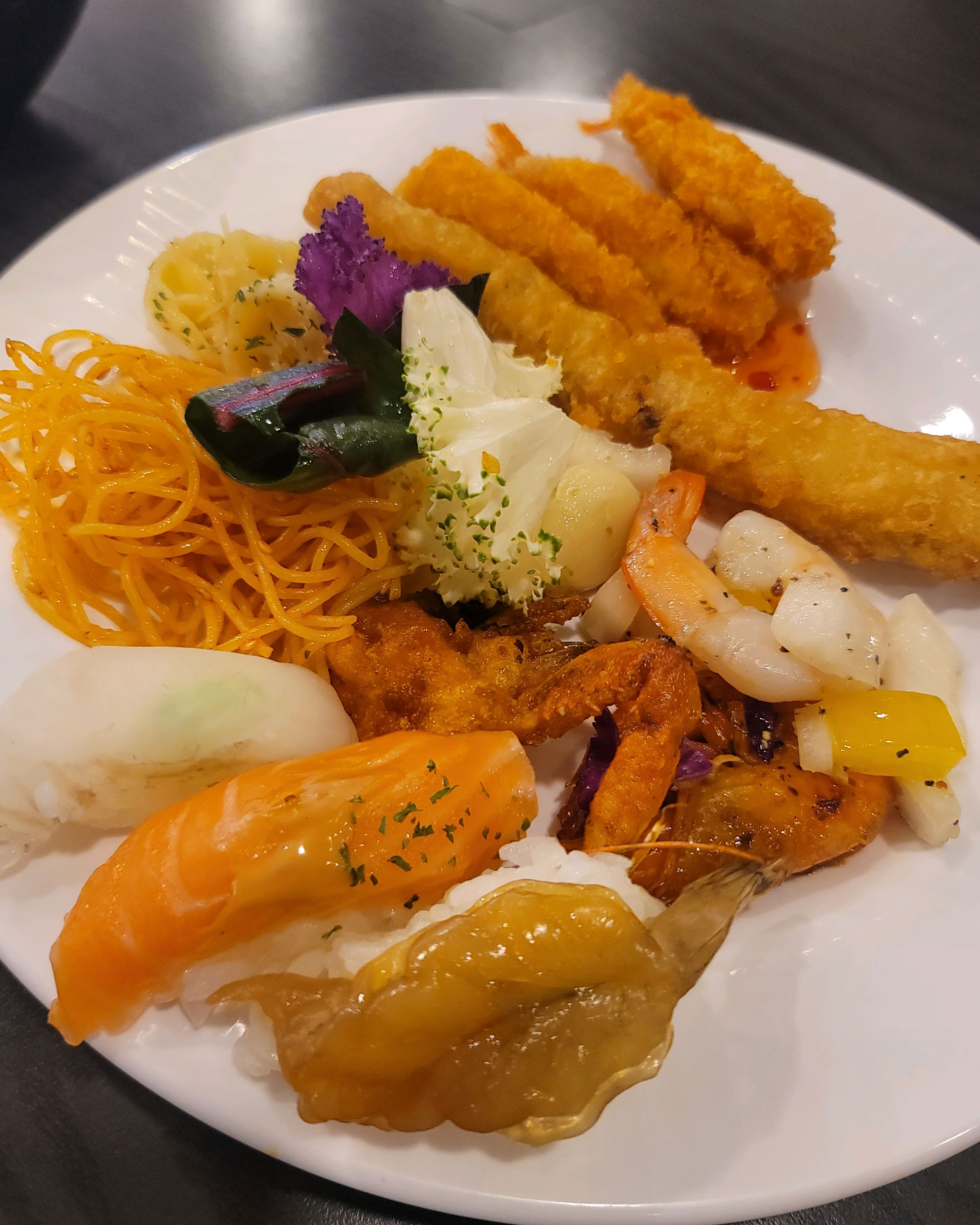 가족과 행복한 저녁식사~웨이팅이 없어서 좋아요~다만 냉모밀은 맛이 없어요..갈비탕 맛있었음