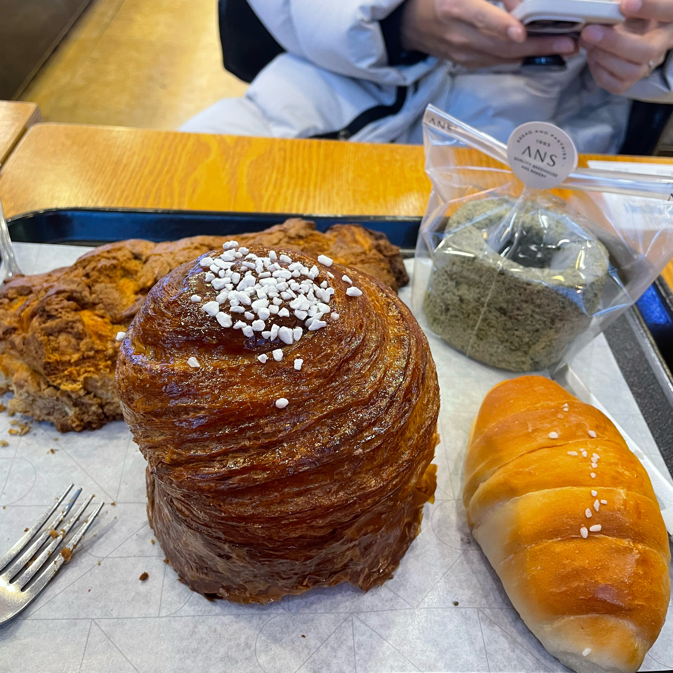 안스 넘나 맛잇음. 본점이 최고임! 케이크 먹고싶엇는데 3시간후에 먹어여해서ㅠㅠ 담기회에