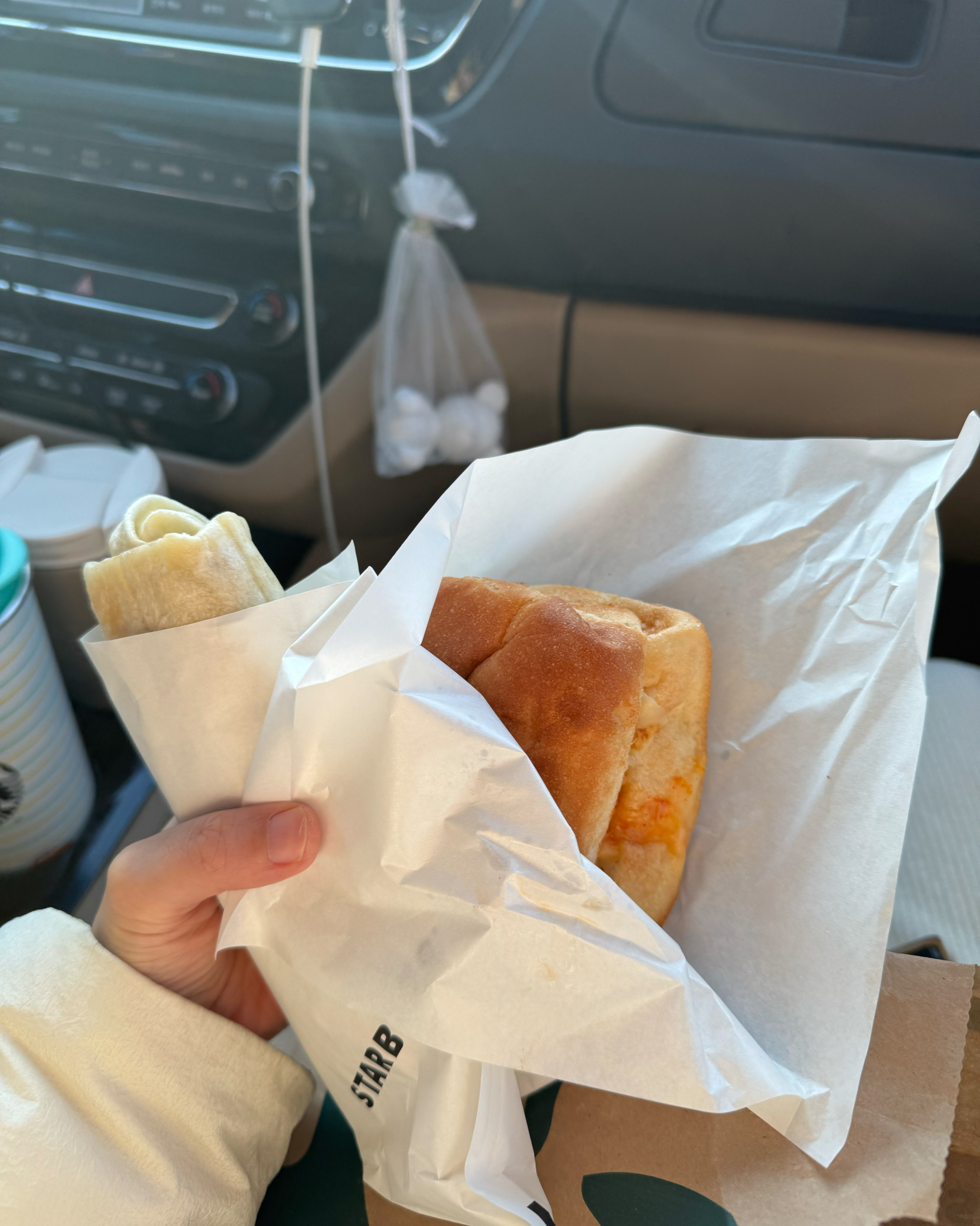 1월1일부터 샌드위치 메뉴가 많이 변경 되었어요 - 불당동 맛집 스타벅스 천안불당DT점