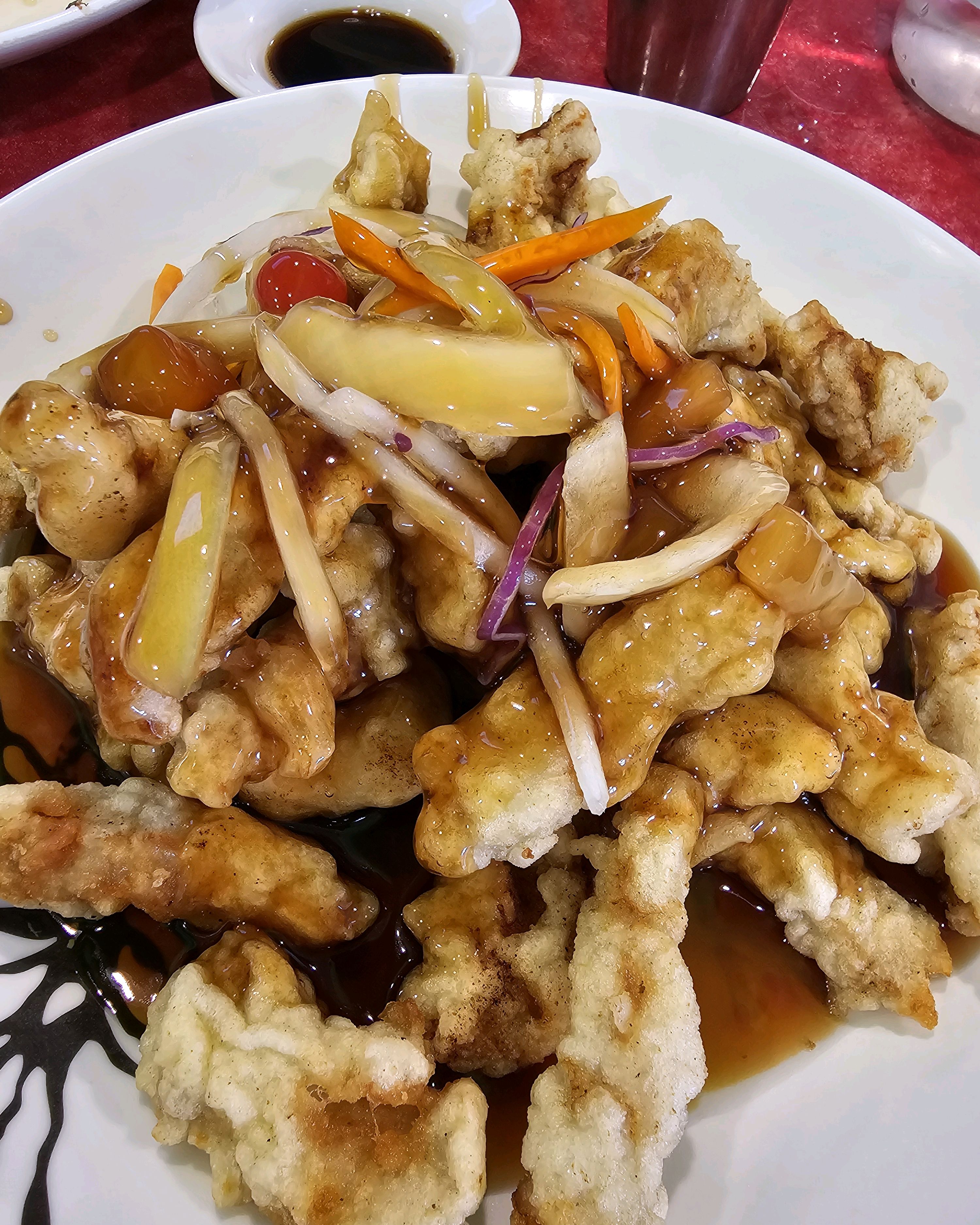 오늘은 탕수육을 먹어봤는데 맛있네요~ 처음엔 생각보다 소스에서 과일맛이 많이나서 흠칫했는데
