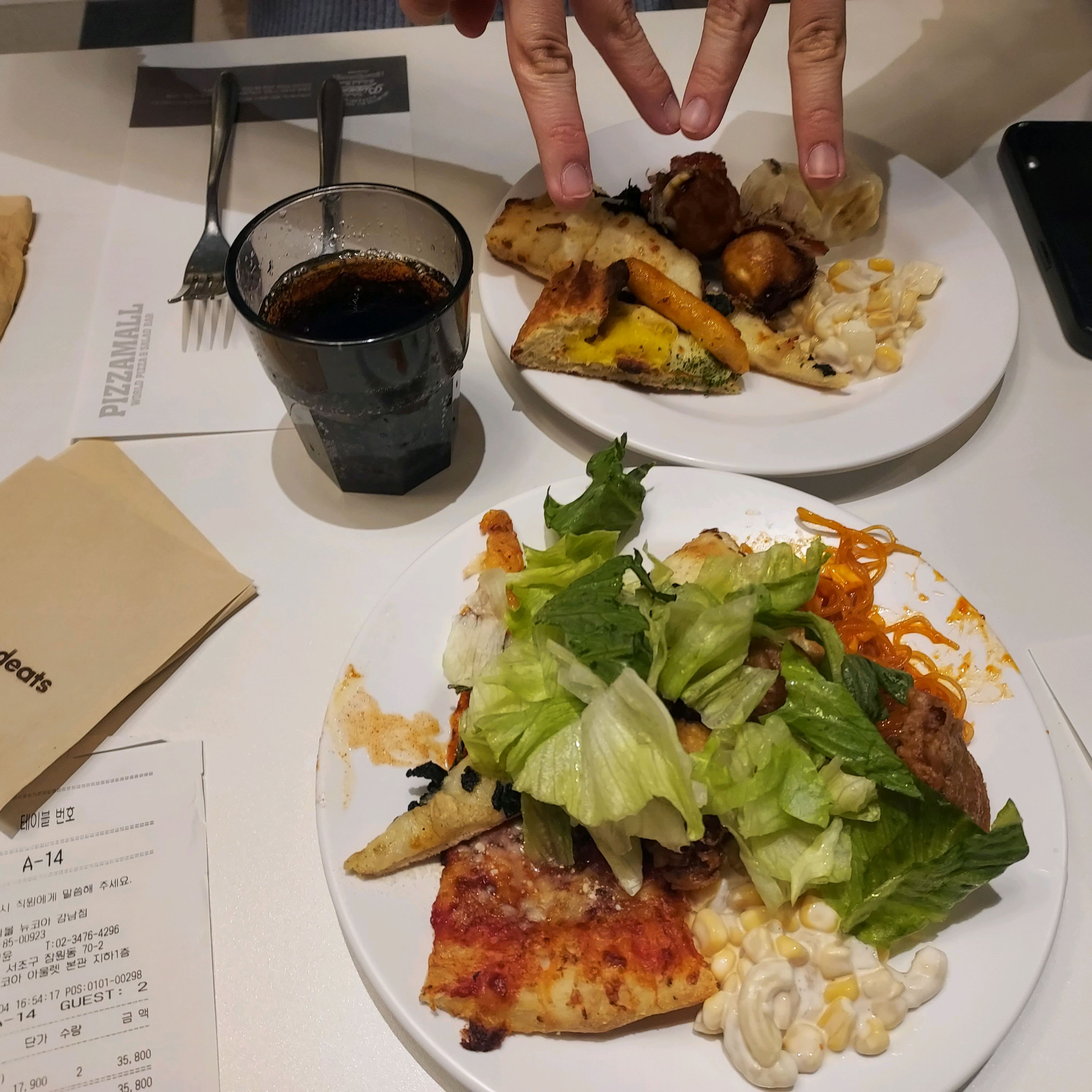 애슐리보다 가성비 좋고 사람들도 생각보다 없어서 쾌적하게 맛나게 먹구 갑니다! 특히 디저트