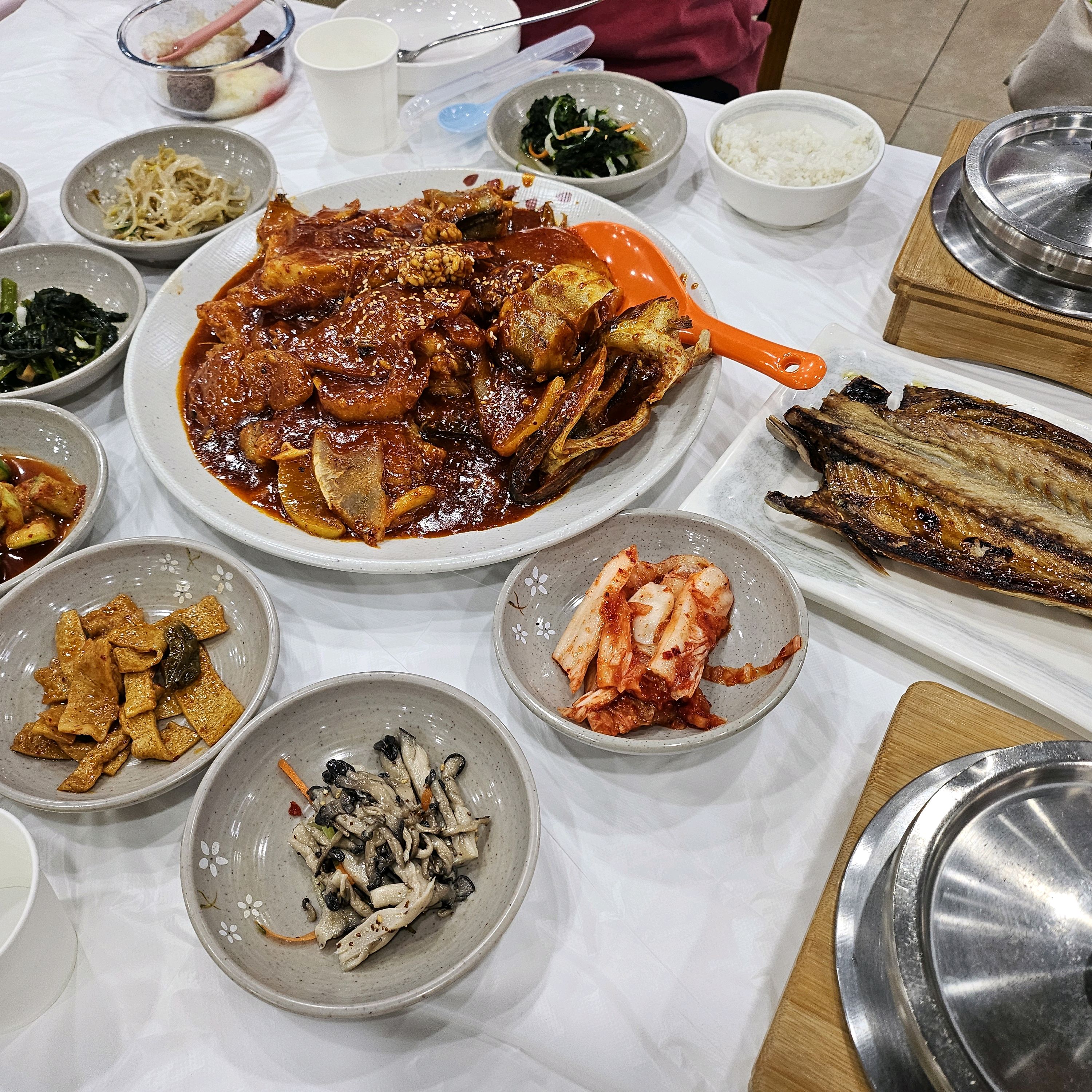 모듬조림 양념이 진짜 맛있어요! - 아바이마을 맛집 속초항찜