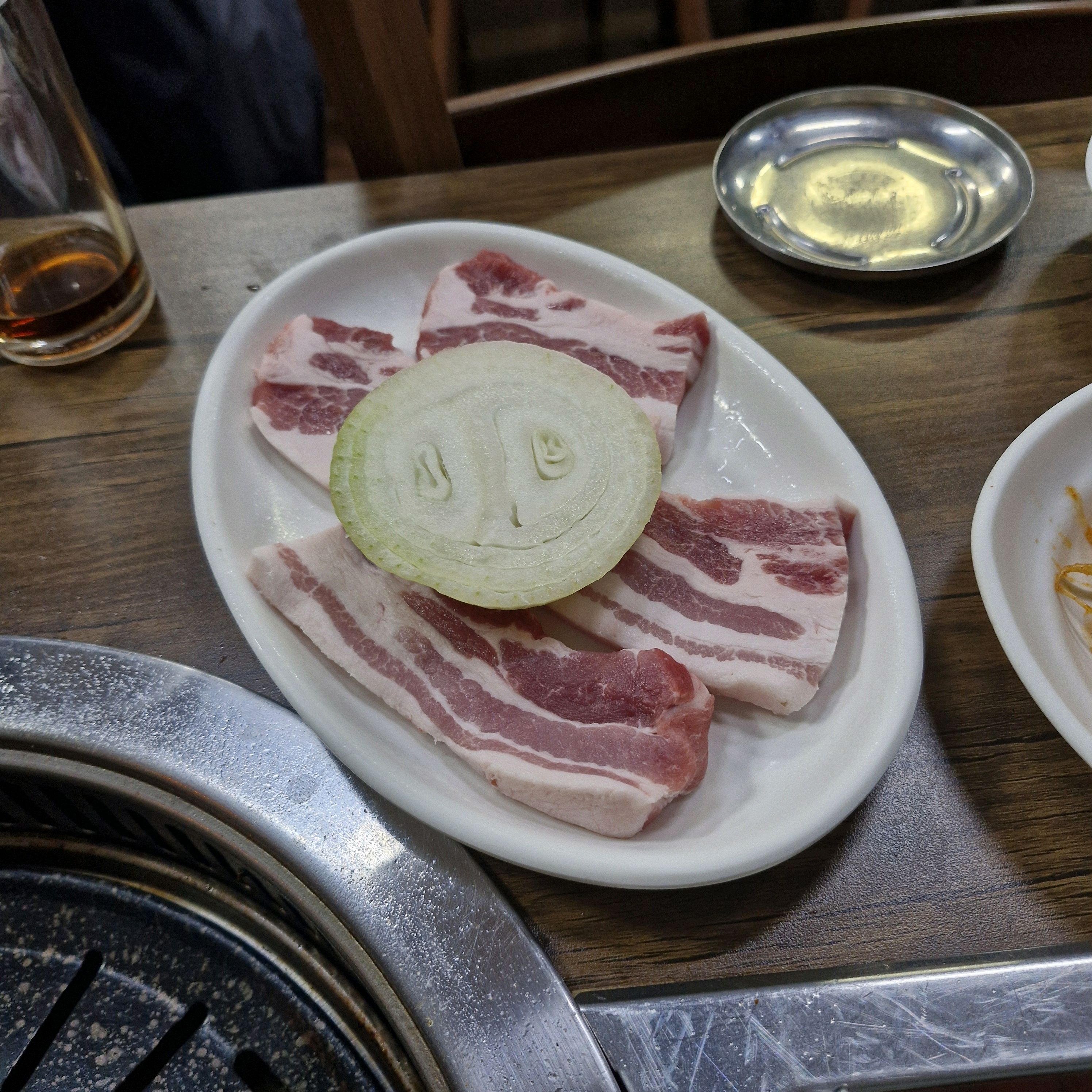 둘이서 3인분에 밥2개먹고 왔네요ㅎㅎ고기도 집밥느낌 반찬도 좋았어요~~~msg느낌의 된찌가