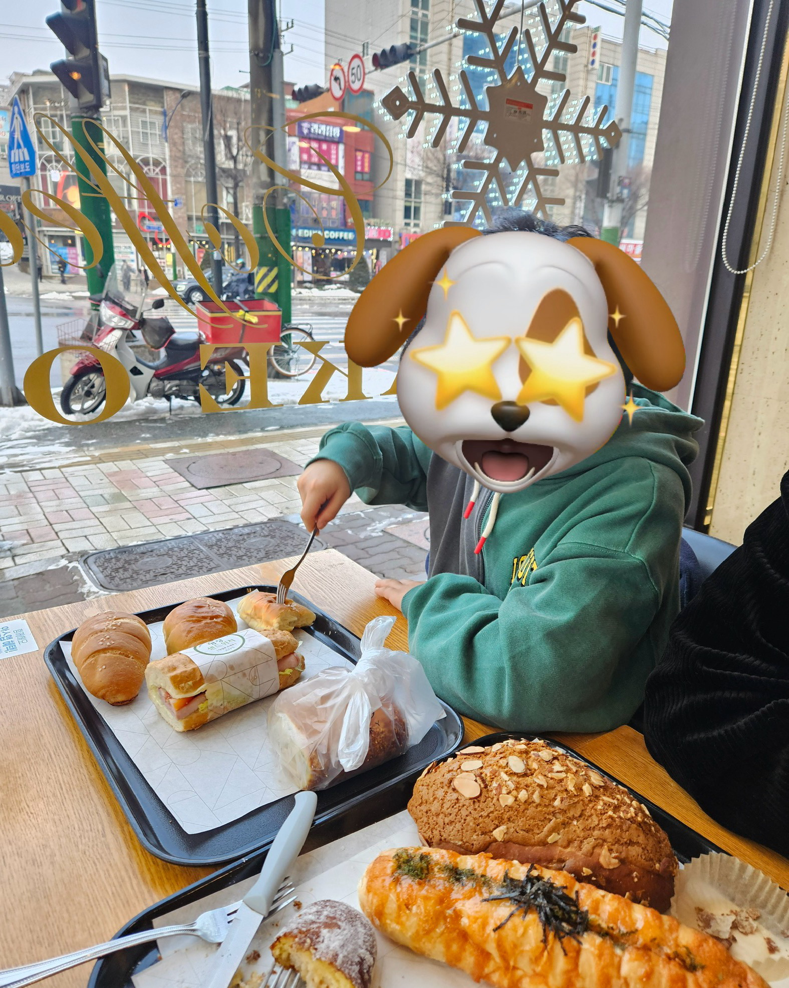 안스베이커리는 지나칠수가 없죠~밥 먹고도 빵흡입~다 맛있지만 제 입맛엔 모카빵,파이만쥬,명