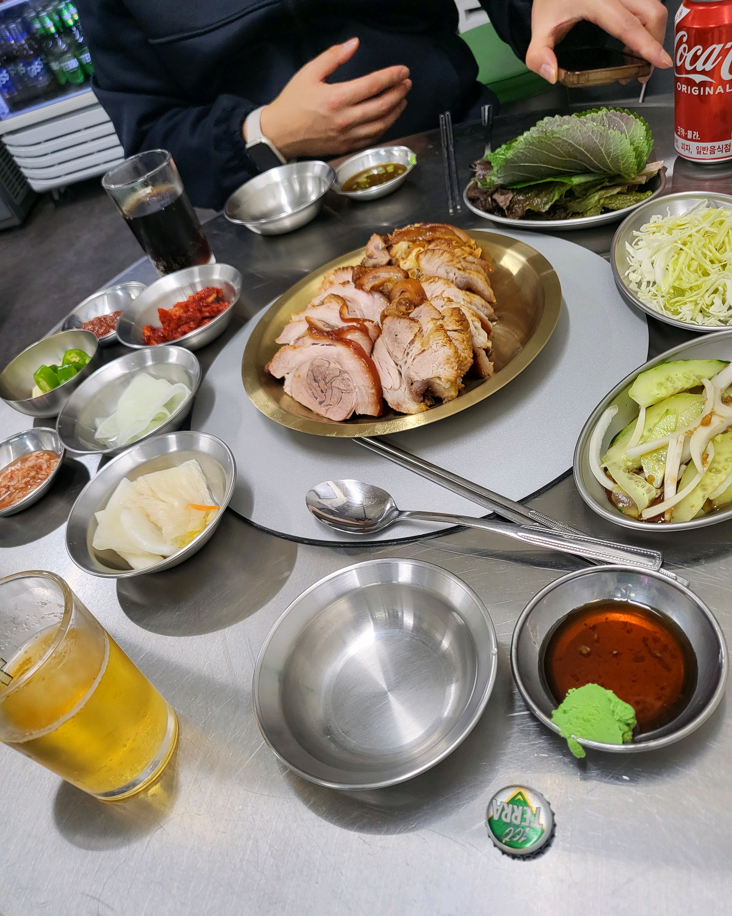 이사정리 다하고 족발에 맥주한잔 생각나서 방문했는데 웨이팅없이 바로 먹고 갈 수 있었습니다