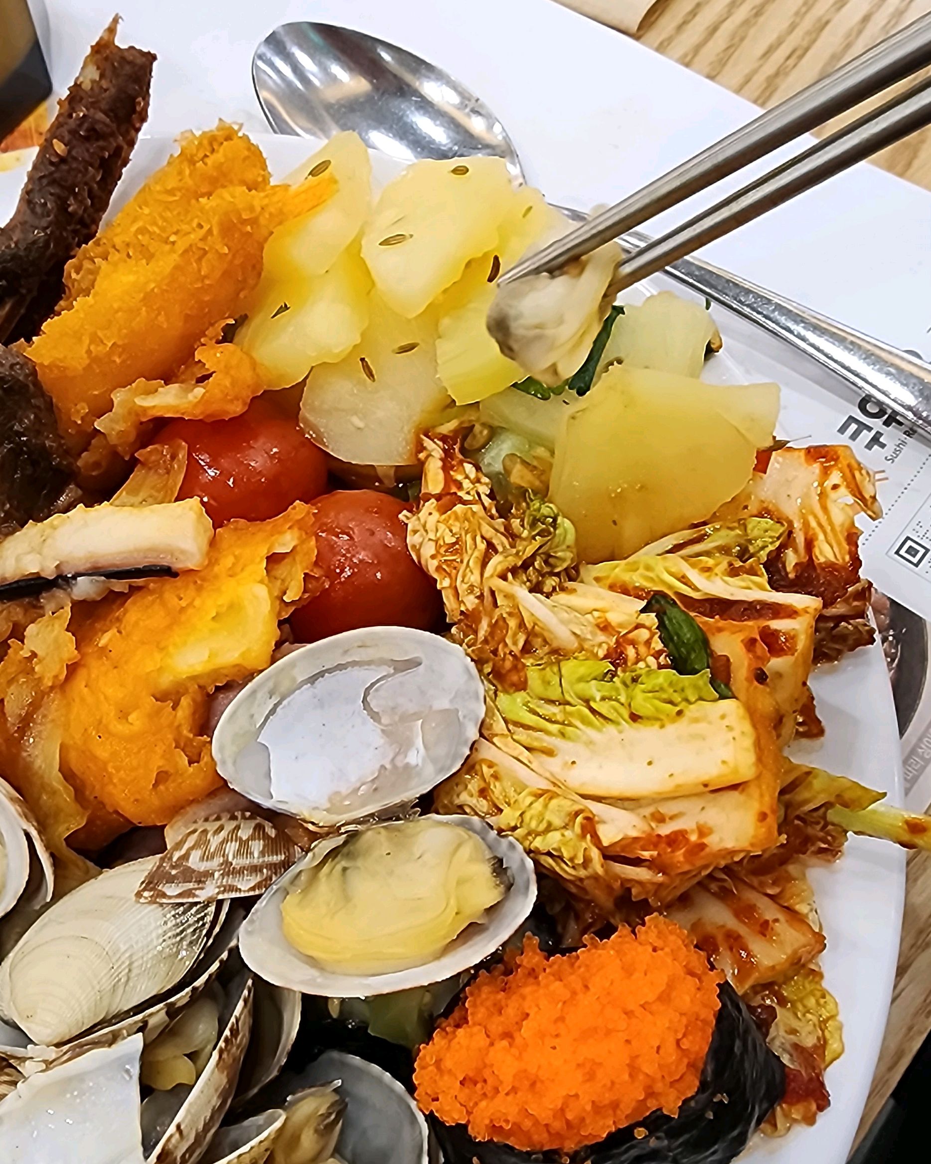 쿠우쿠우 주말 가격이 올랐네요. 오른만큼 좀더 다양하게 즐길 수 있었어요. 가족들 모두 맛