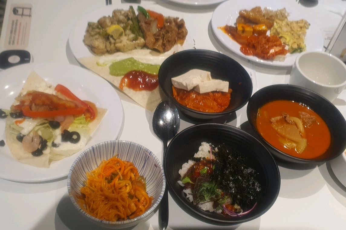 아이졸업식이라 맛난거 먹으러 애슐리왔어요 음식이 다양하고 맛있어서 행복한 시간이었어요 - 정왕동 맛집 애슐리퀸즈 시화성담스퀘어점