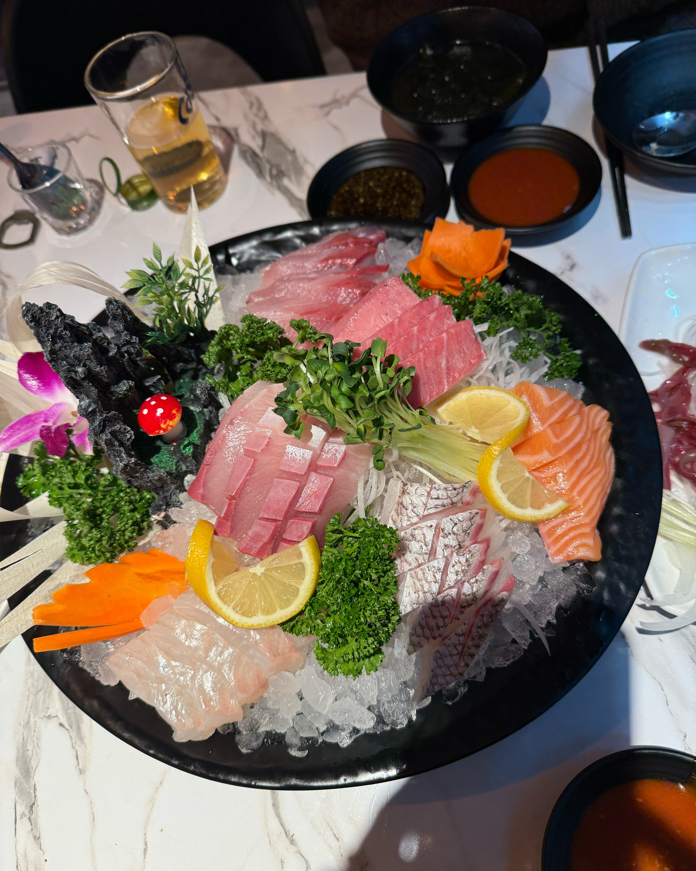 일하시는분들이 넘넘 친절하시고 숙성회 시켰는데 부드럽고 비린맛 하나도 없이 너무 맛있게 잘
