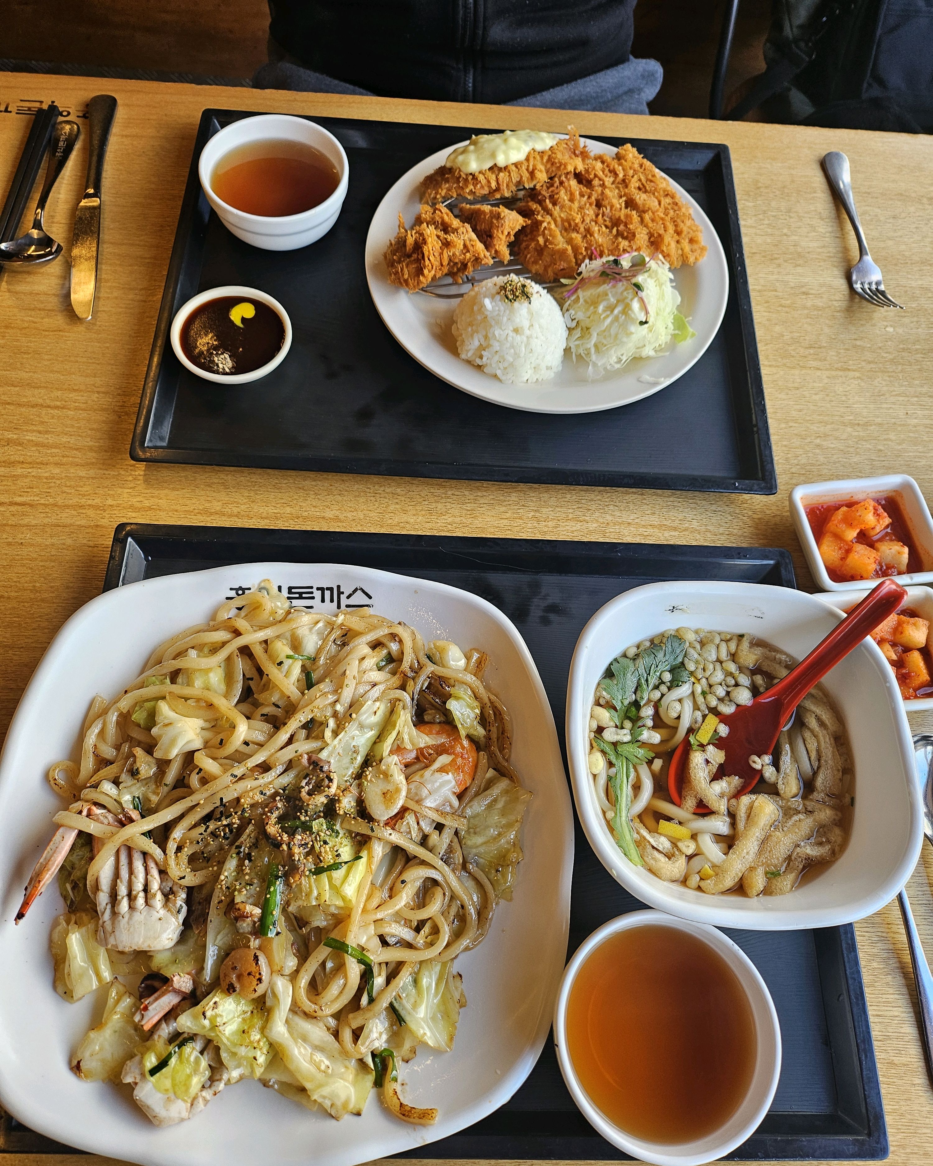 애들 데리고 가기 좋을거 같아요. - 기흥 맛집 홍익돈까스 기흥점