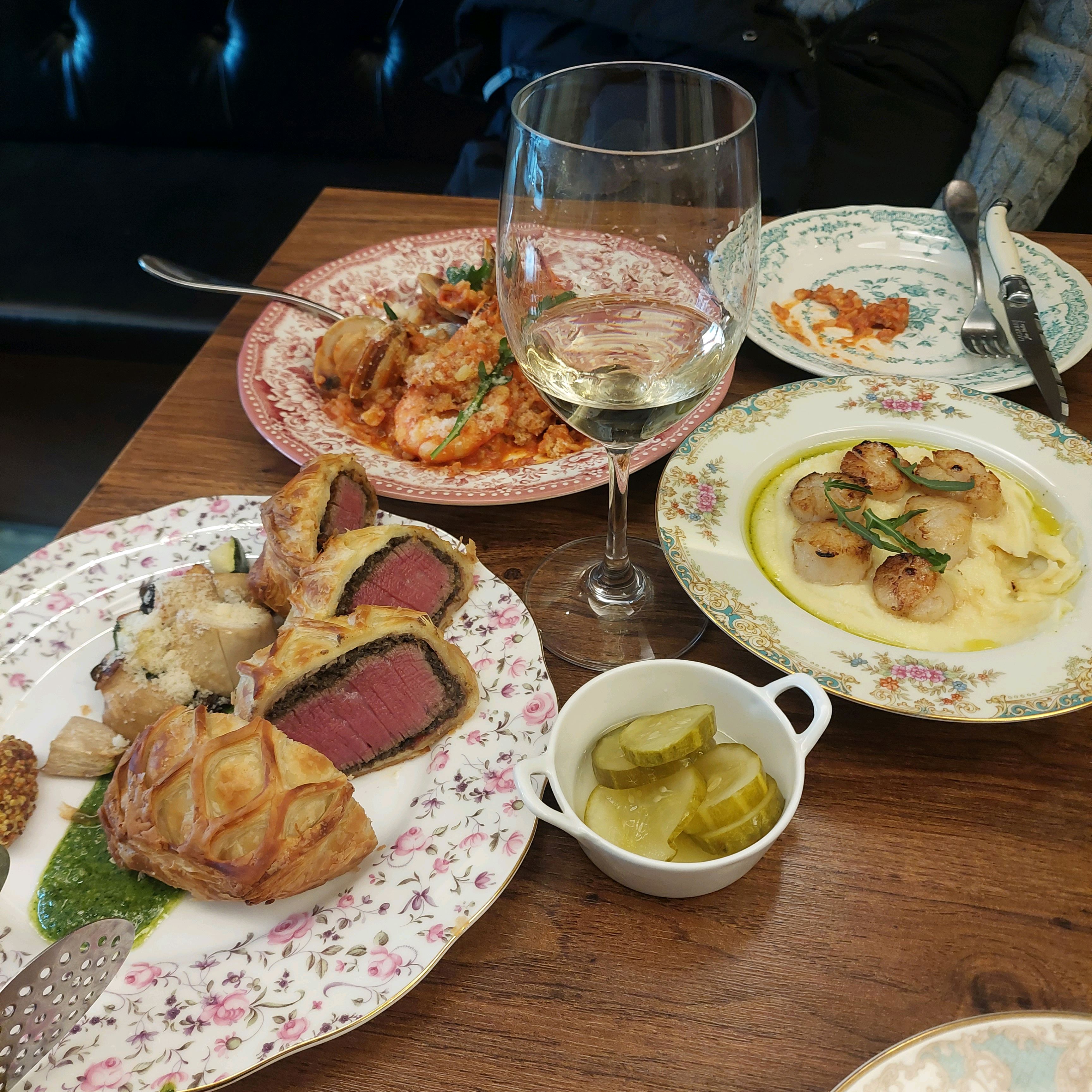 [홍대입구역 맛집 수부니흐] 직접 가본 로컬 리뷰