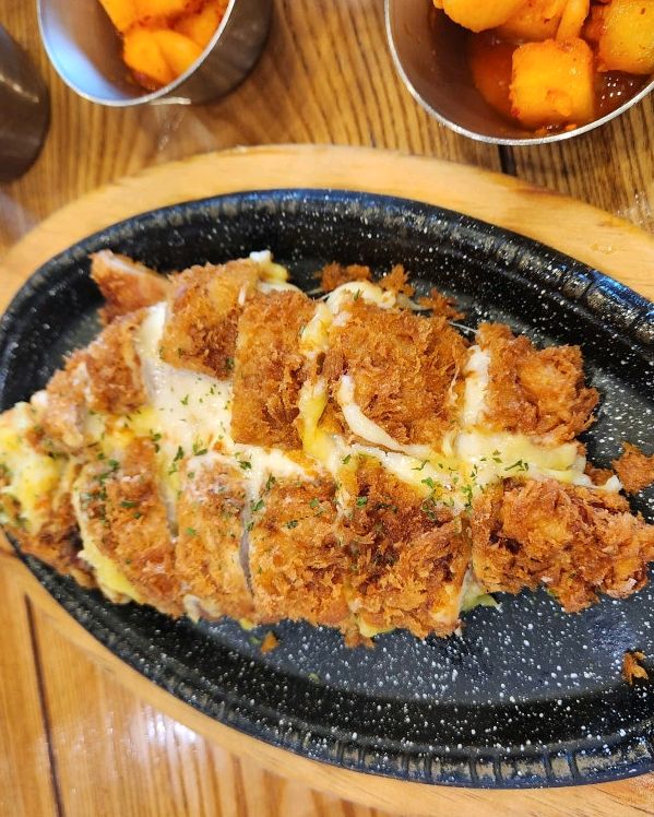 남산돈까스, 돈까스클럽과 더불어 돈까스계 전문식당 홍익돈까스 안중점에 왔습니다. 예전에는