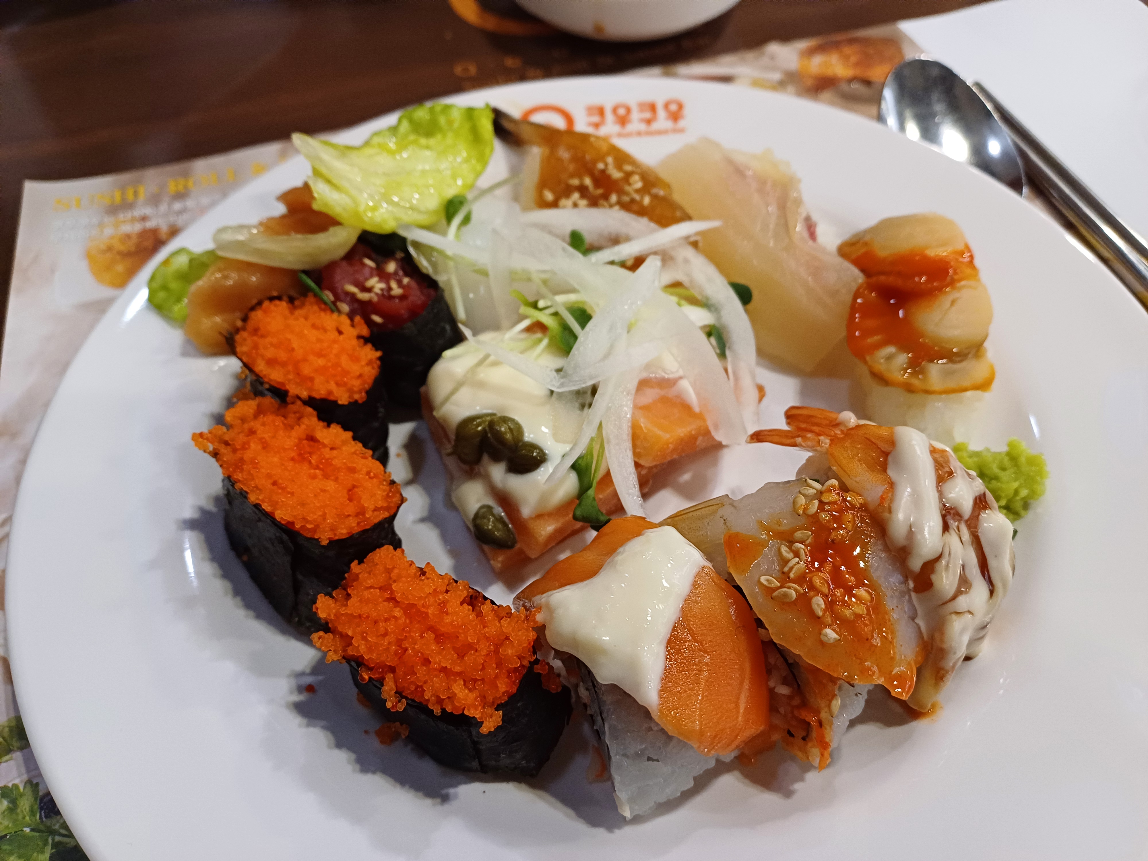 초밥 종류가 다양하고 종류도 많아서 좋았어요 - 현풍 테크노 맛집 쿠우쿠우 현풍테크노점