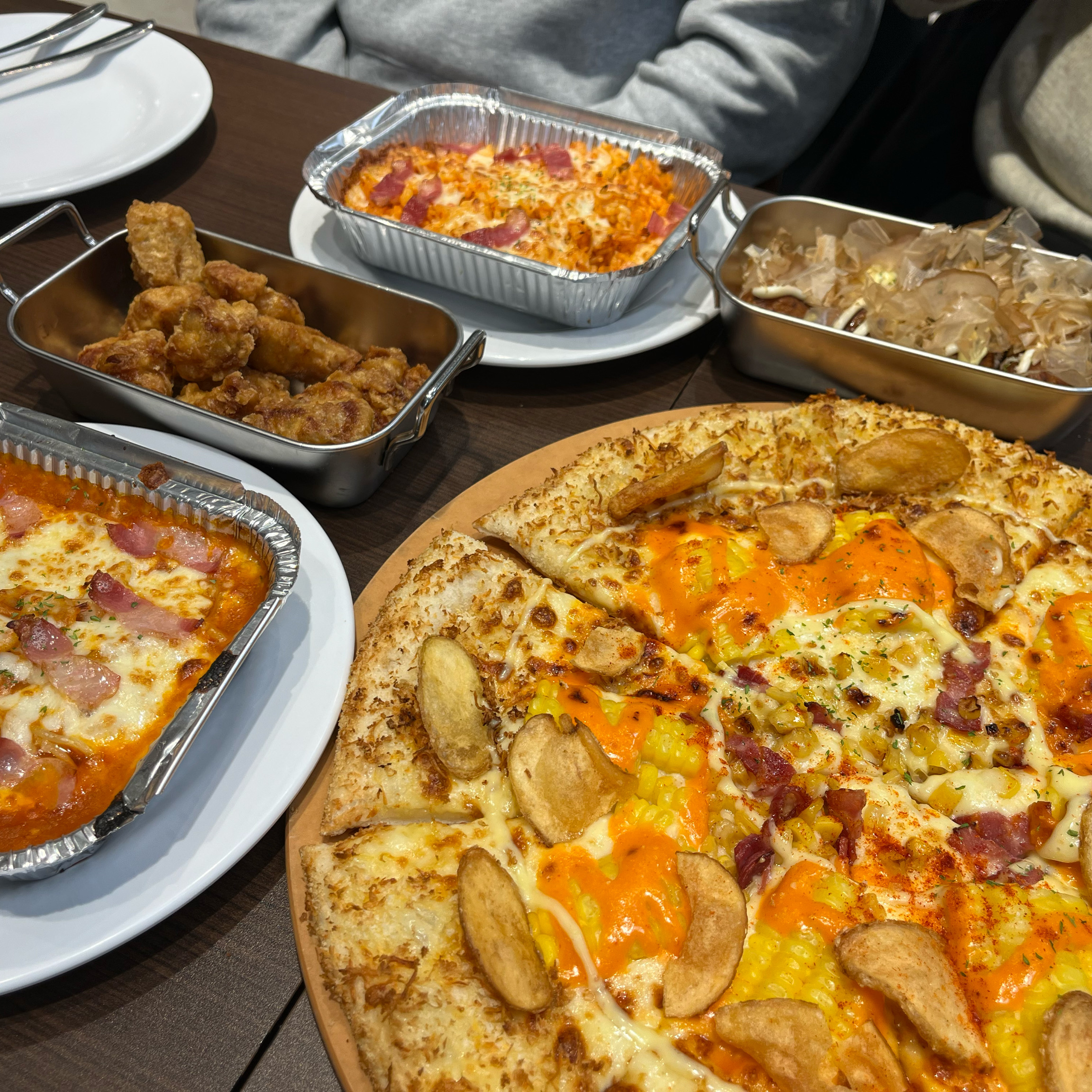 저렴한데 이렇게 맛있을 수가?!라고 생각한 피자입니다. 특히 바삭트런치엣지는 꼭 추가해서