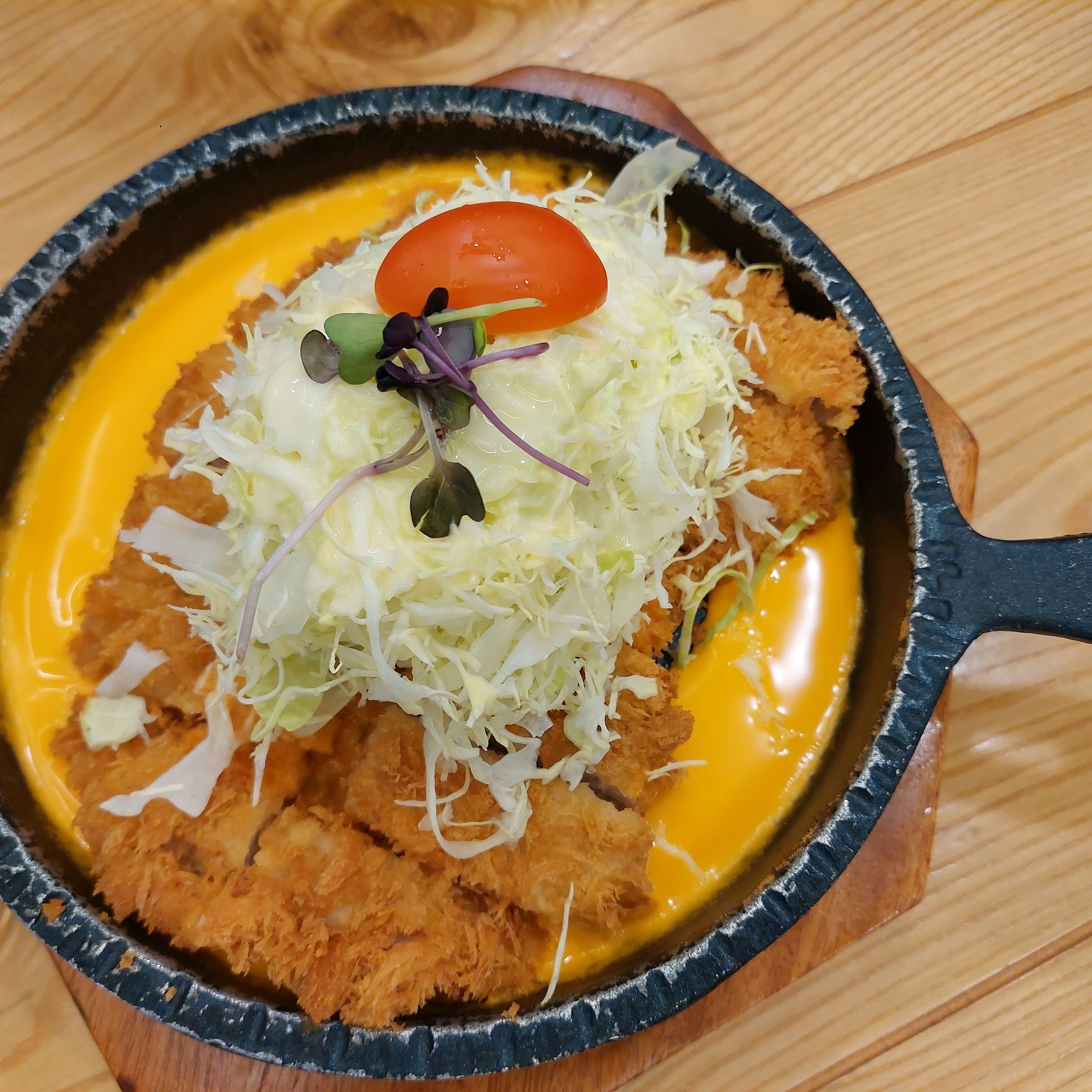 치즈돈까스 홍익 돈까스 양이 엄청나게 많아요 - 속초 청초호 맛집 홍익돈까스 속초점