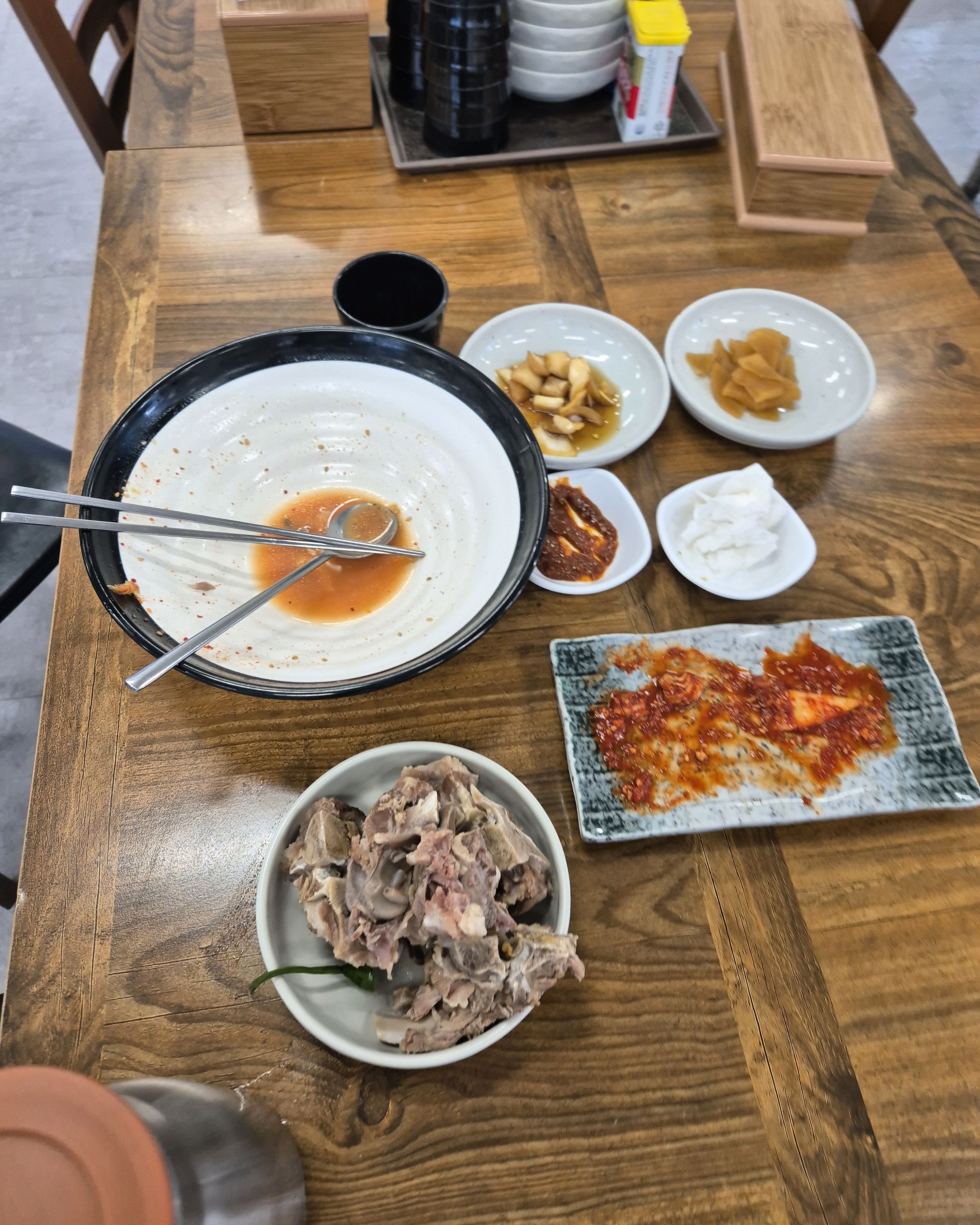 ㅈㅁㅌㄱㄹ 완뚝 - 제주 맛집 웅이네 보말칼국수 제주본점
