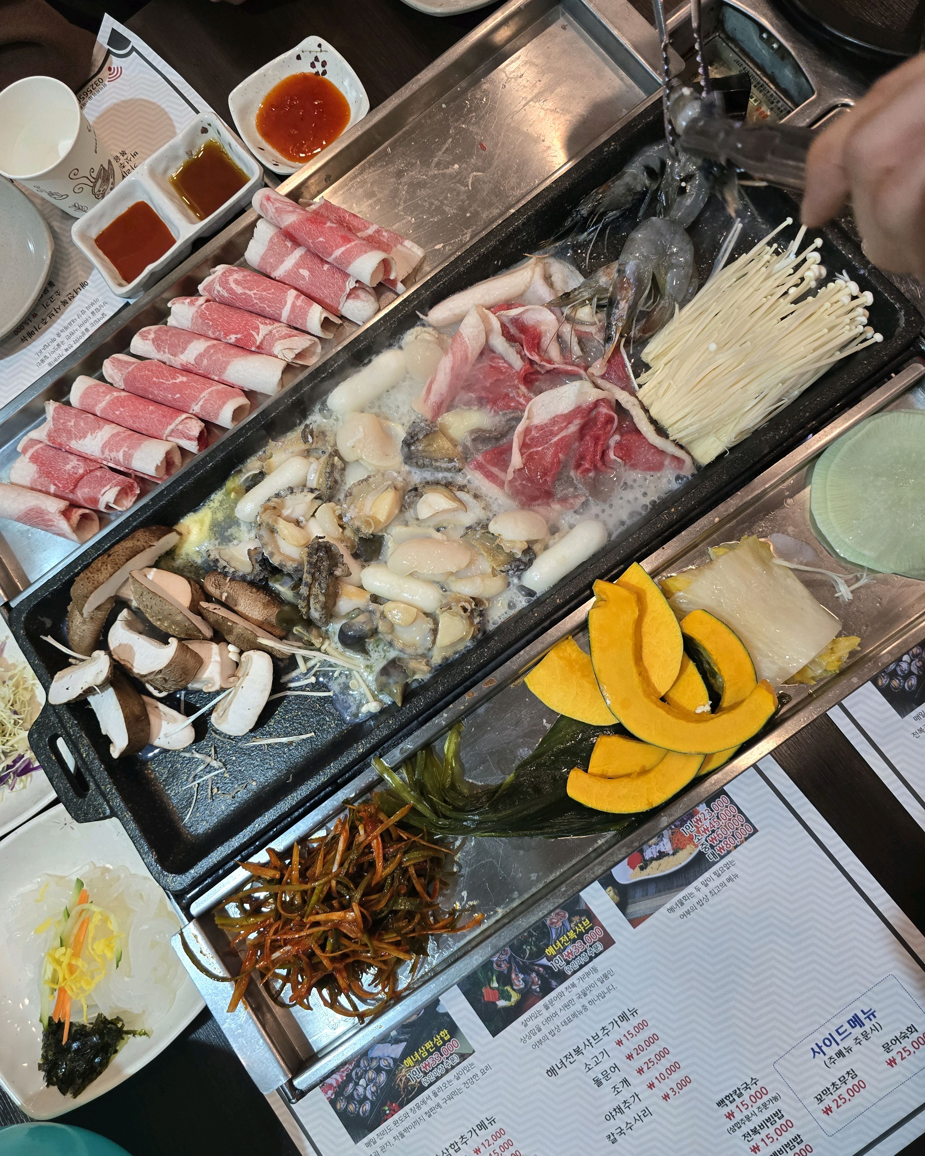 와 소문듣고 방문했는데 역시나 소문대로 5단지 맛집인정 예약안하고 갔으면 자리없어서 웨이팅