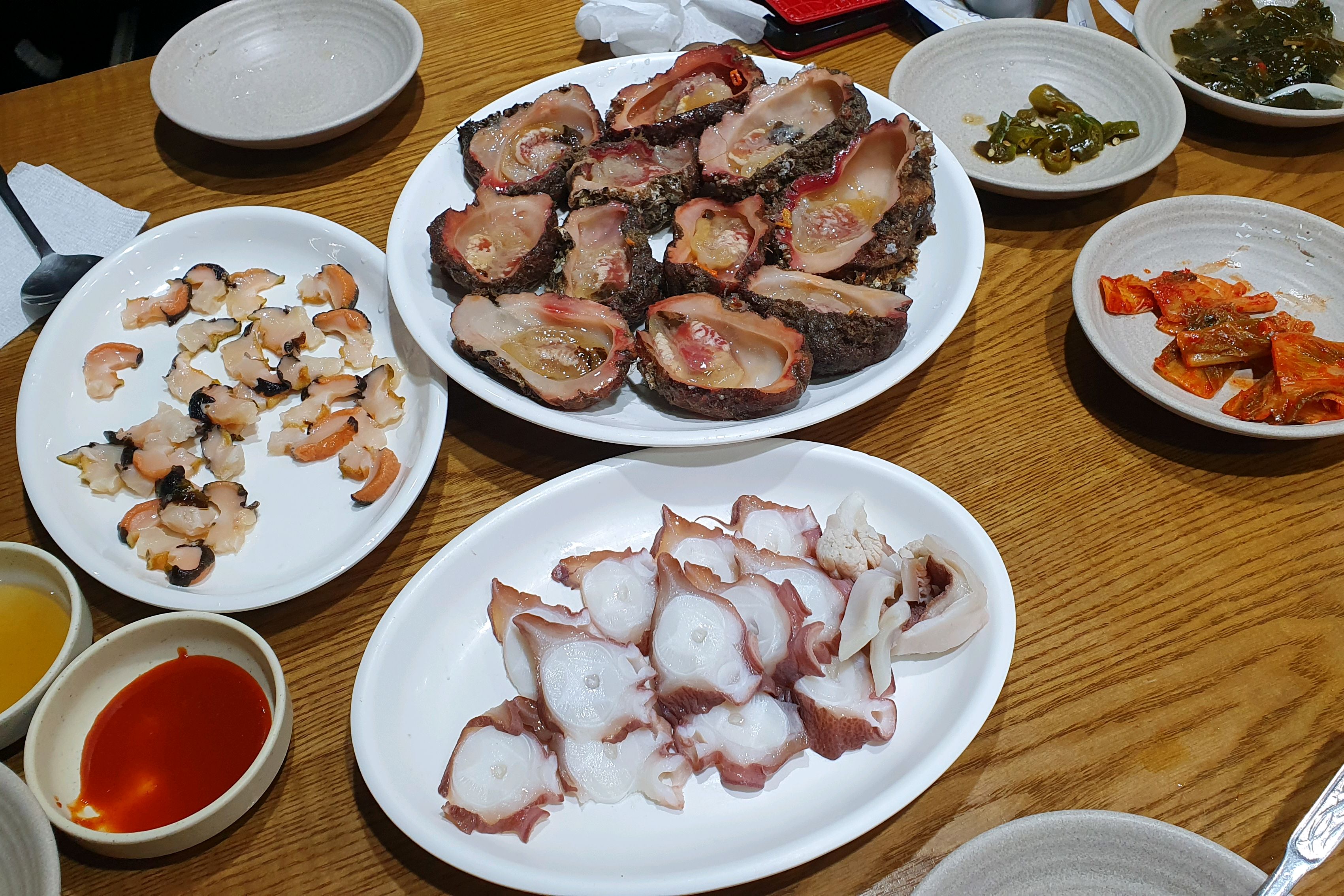 해산물 모두 싱싱하고 가격도 적당해요~ 맛있게 잘 먹고 왔어요! - 제주 맛집 일통이반
