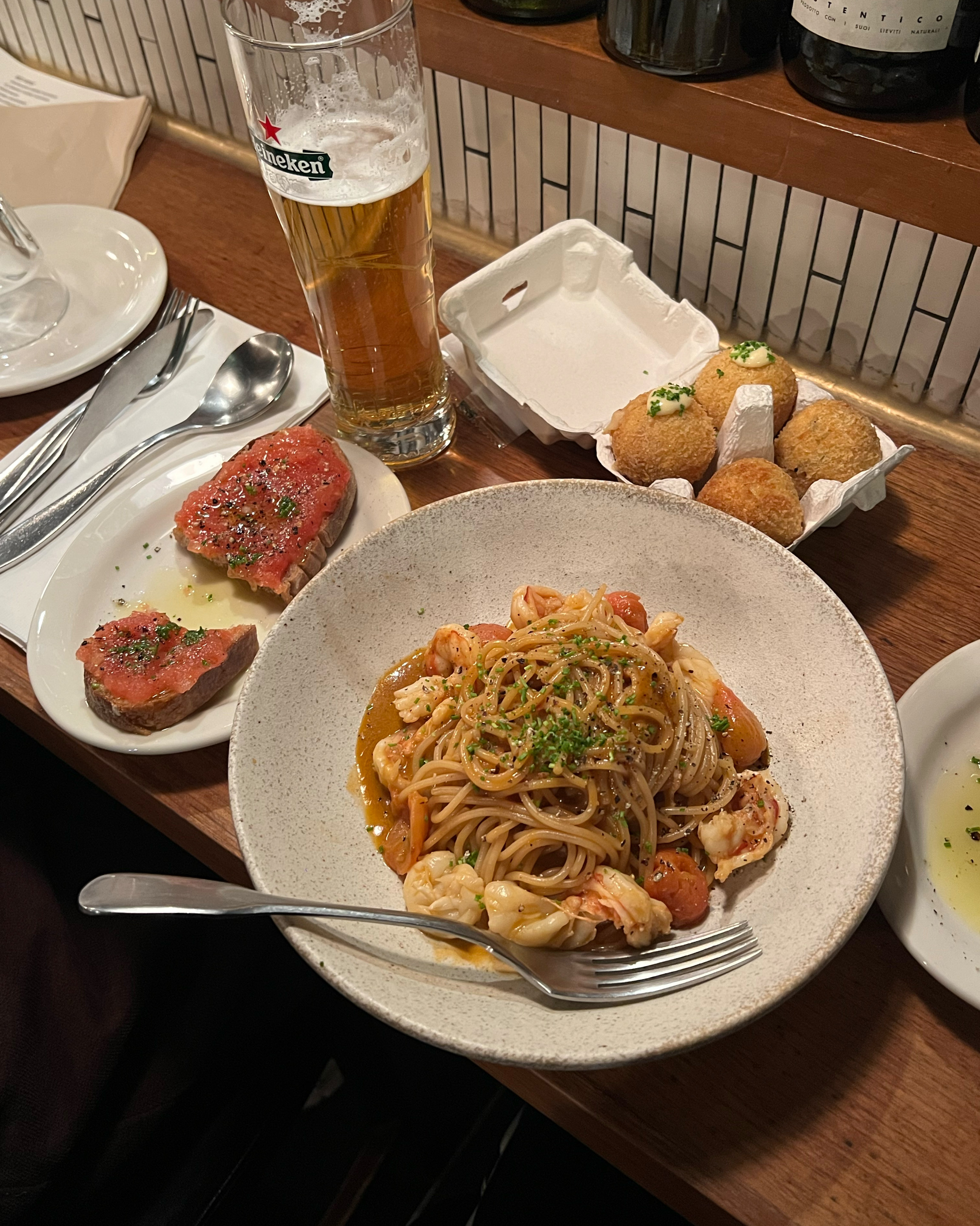 스페인 음식은 많이 접해보지 않았었는데 너무 맛있게 잘 먹었어요!! 한입 한입 먹을때마다