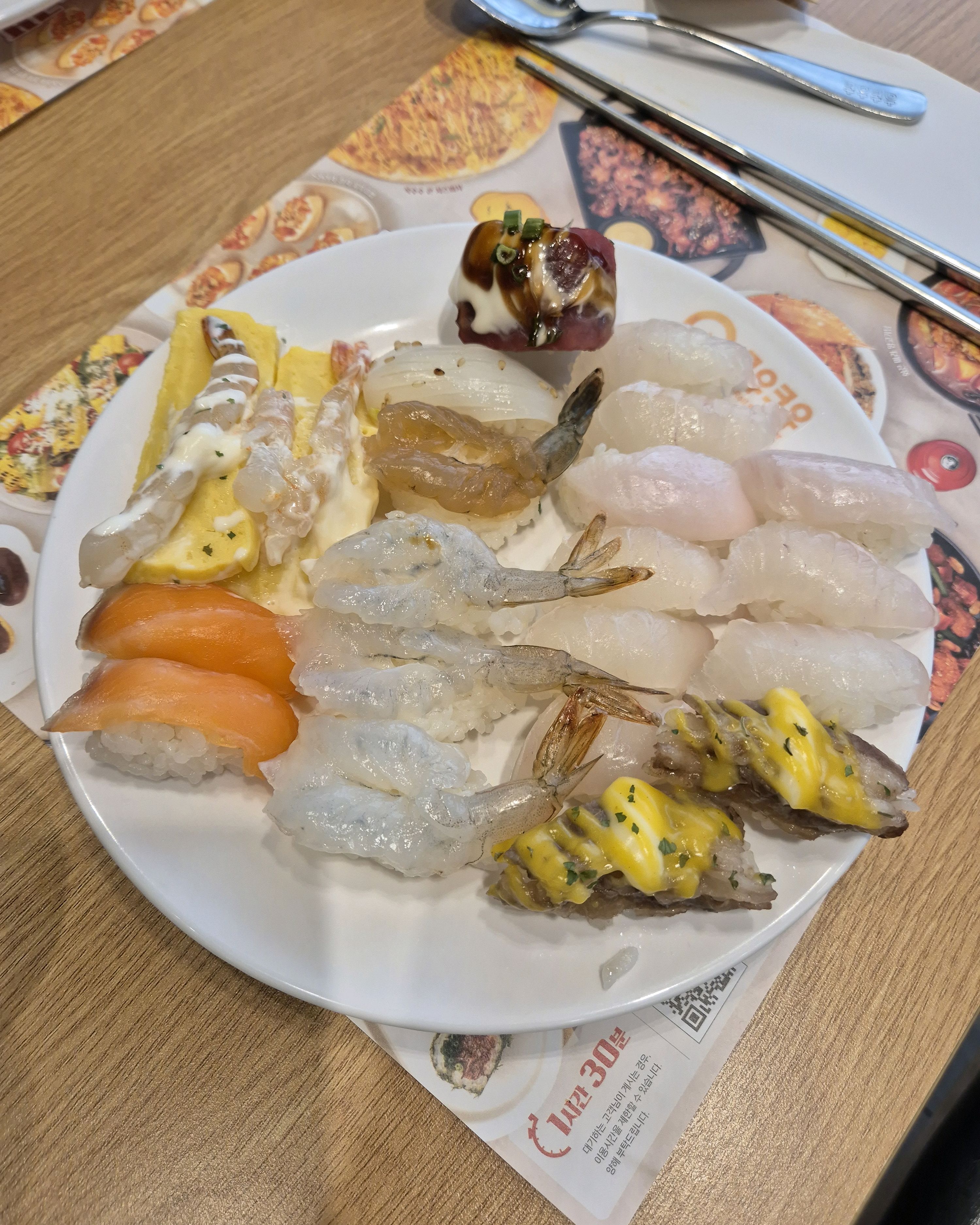 처음 안내해주시는 여자 직원분 - 익산 모현동 맛집 추천 쿠우쿠우 익산점