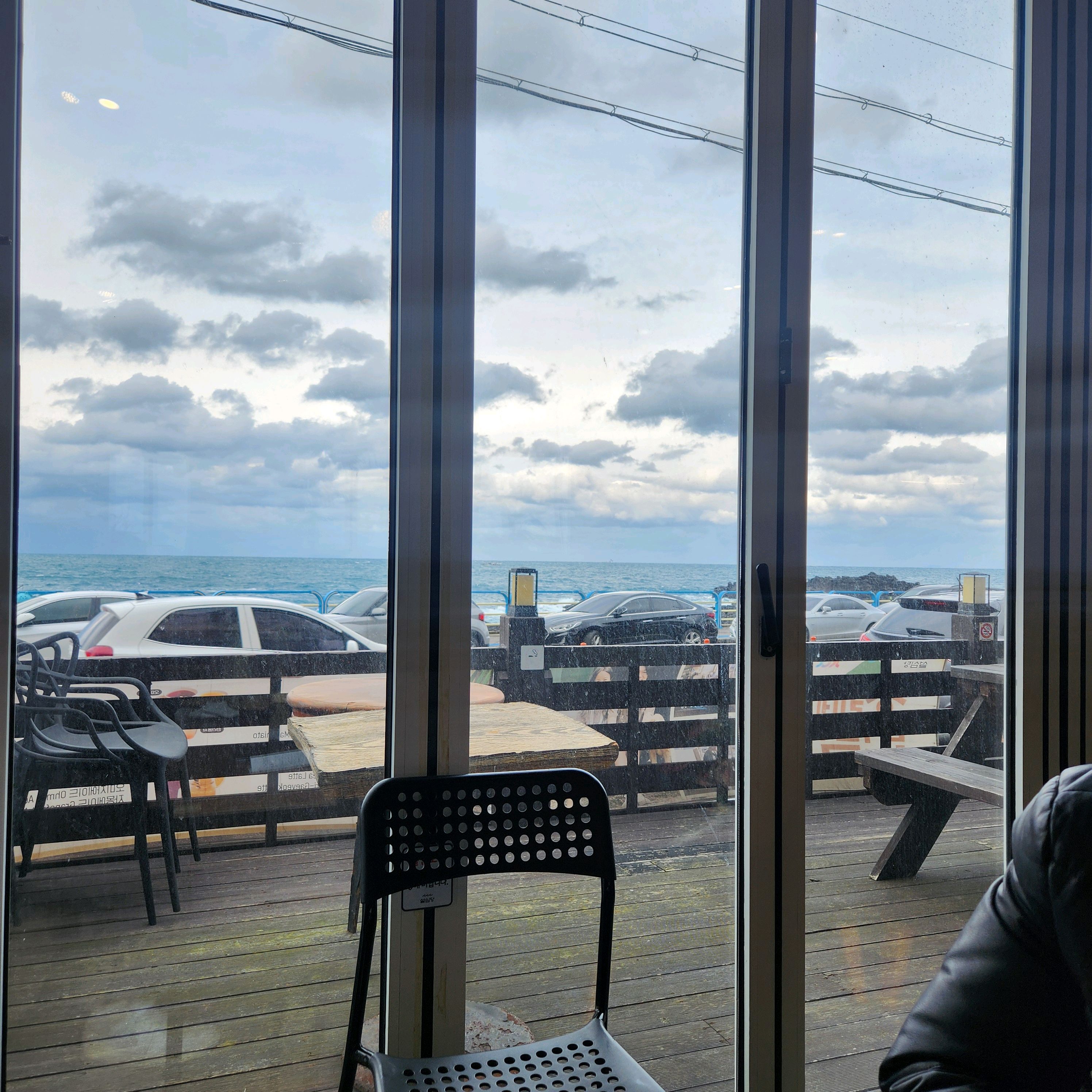 보리개역빙수 고소한 보리맛이 나고 우유랑 잘 어울리네요. 주차는 가게 앞 흰선 안쪽에 하면