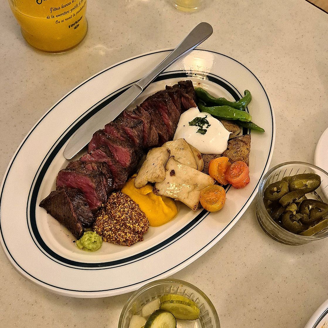 남편이랑 데이트 하러 갔는데 스테이크 정말 맛있게 먹었어요❤️직원분들도 정말 친절하셔가지구