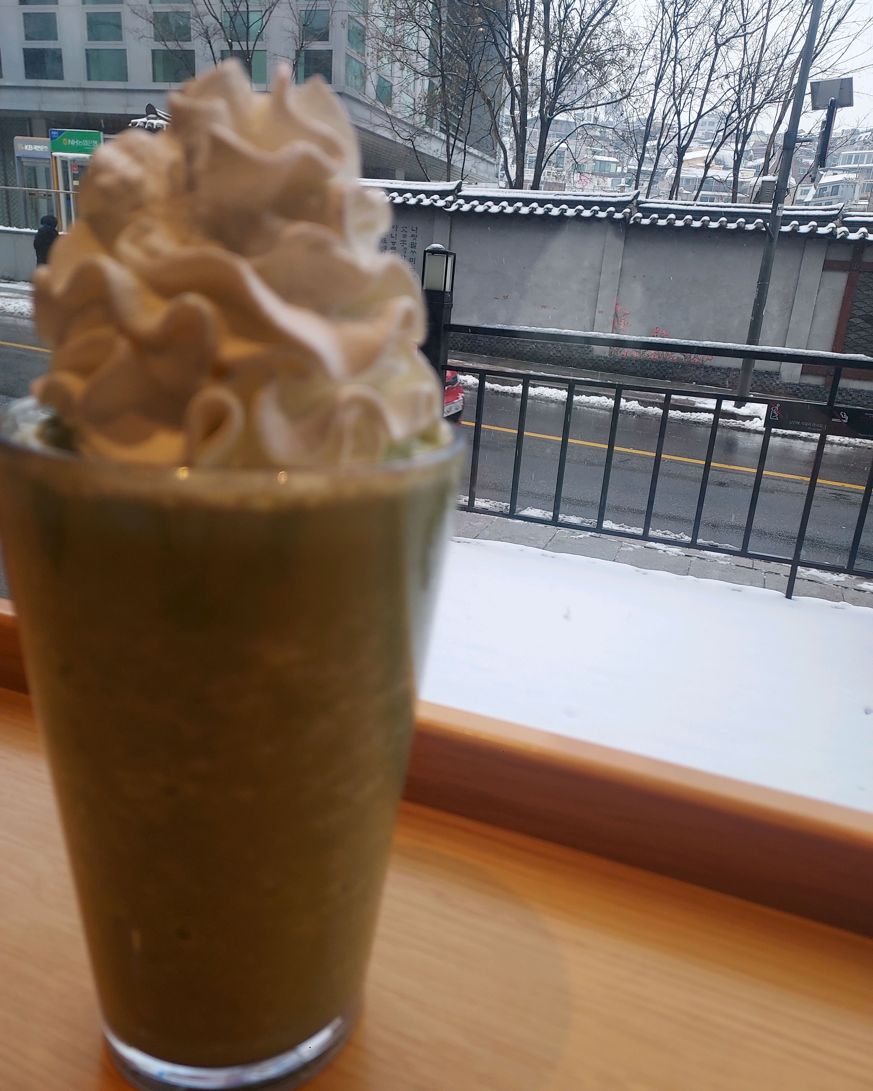 [경리단길 맛집 스타벅스 경리단길점] 직접 가본 로컬 리뷰