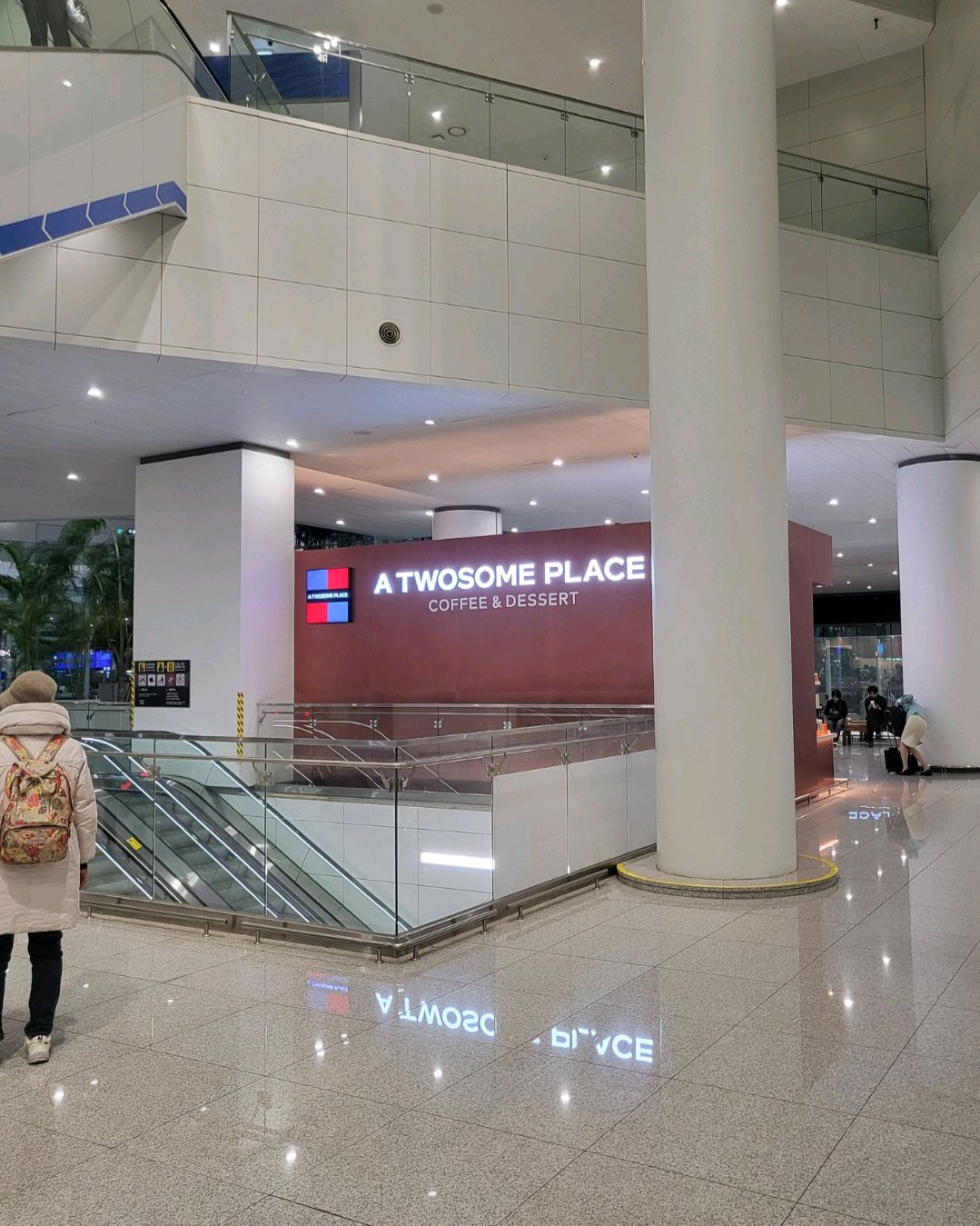 [인천공항 맛집 투썸플레이스 인천공항T2B1F점] 직접 가본 로컬 리뷰