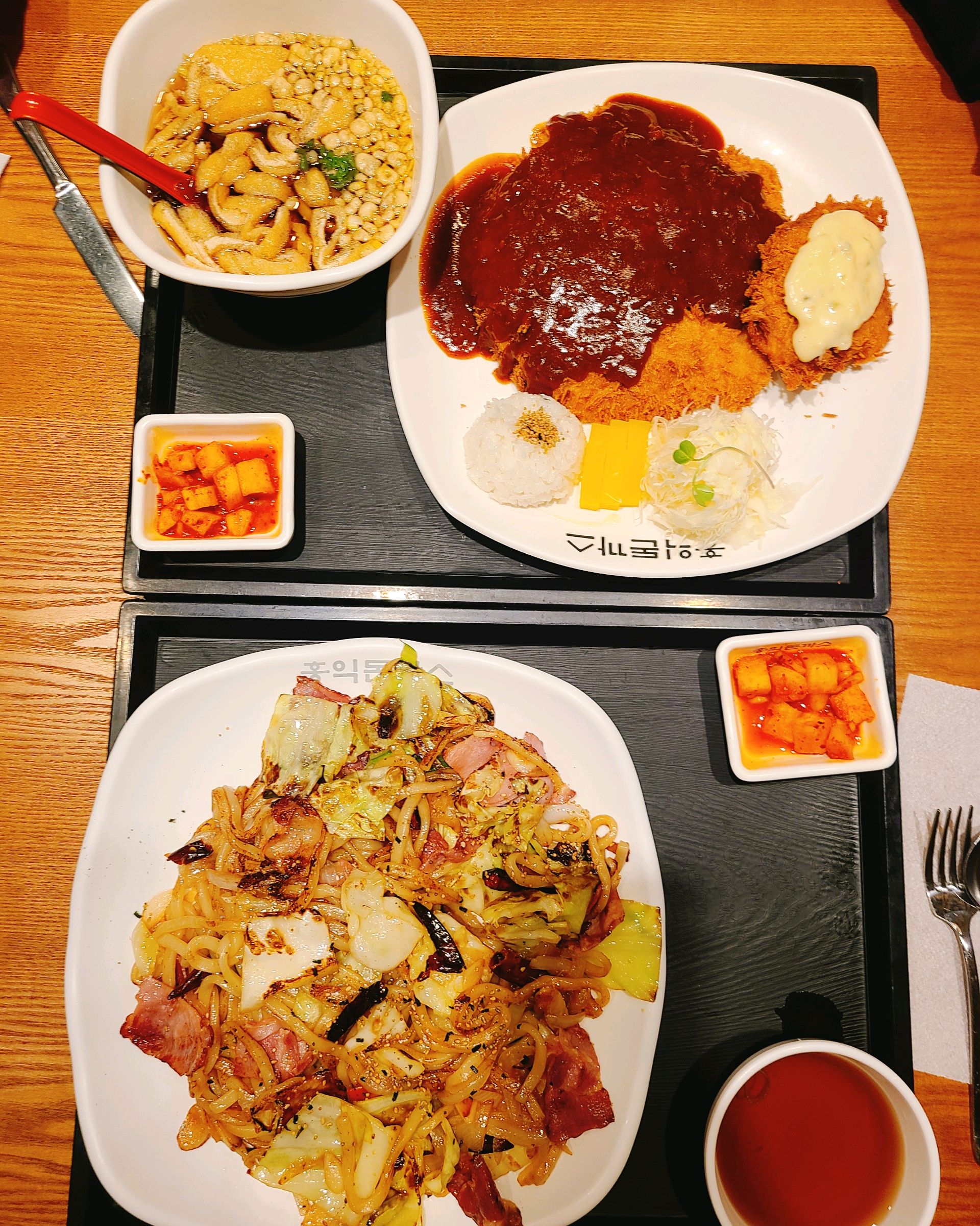 양이 많고 맛있어요. 왠만한 파스타집만큼 맛있어요. - 송탄 맛집 홍익돈까스 송탄점
