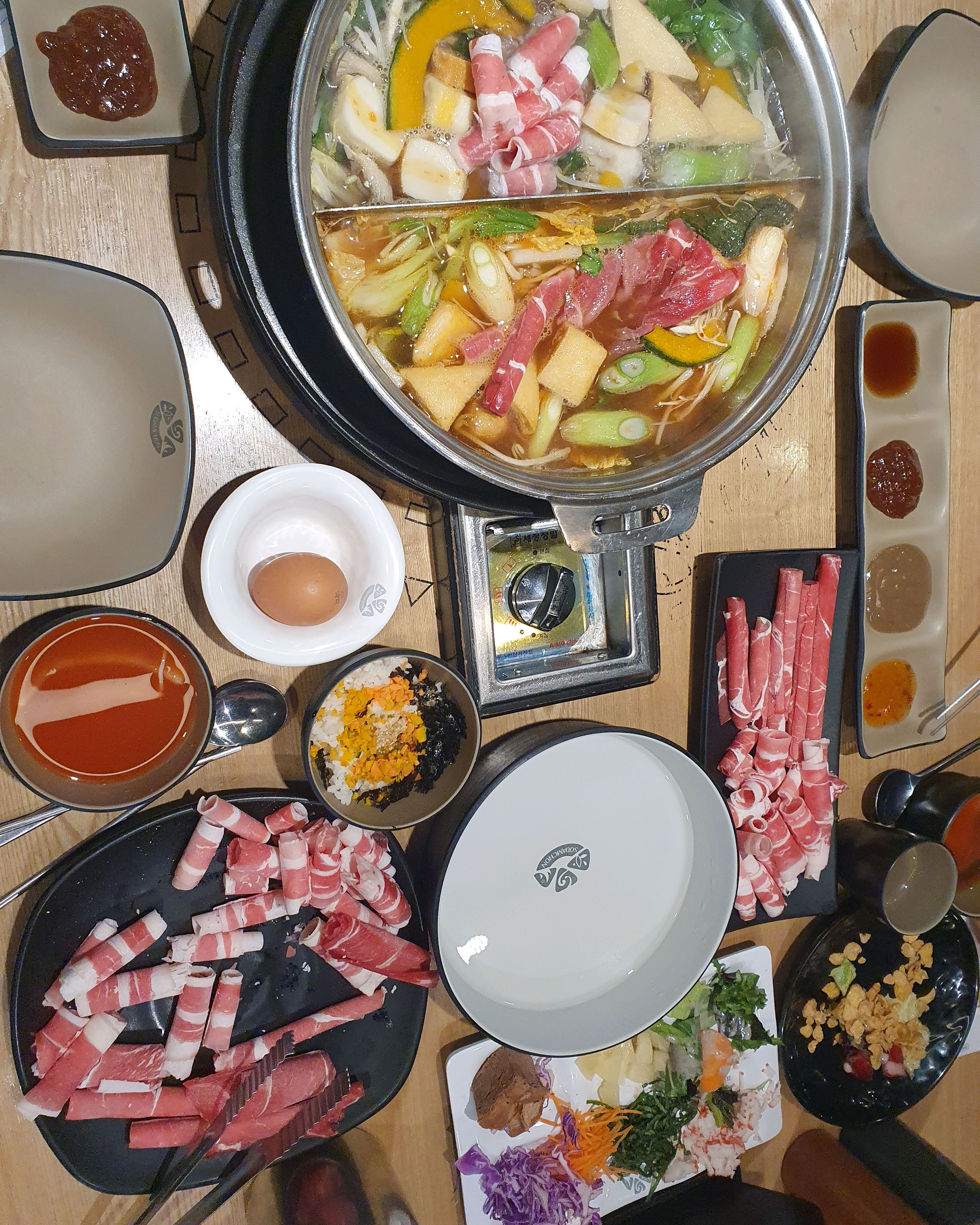 토요일 점심이라 단체예약도 있고 웨이팅이 길었지만 요즘 날씨에 소담촌 만한곳이 없어요~샤브
