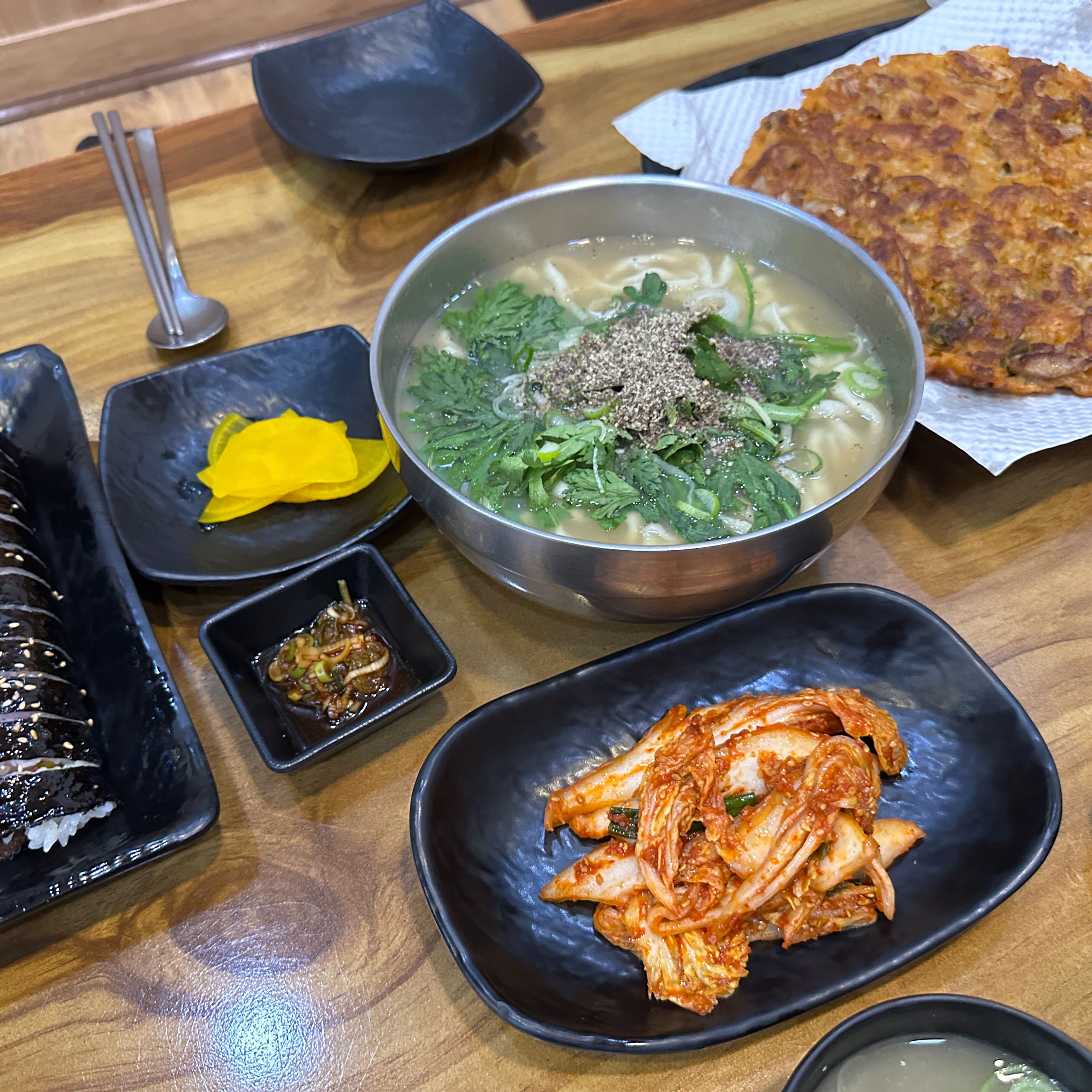 대전에 칼국수 먹어봣다고 얘기하려면 - 대전 맛집 미소본가스마일칼국수