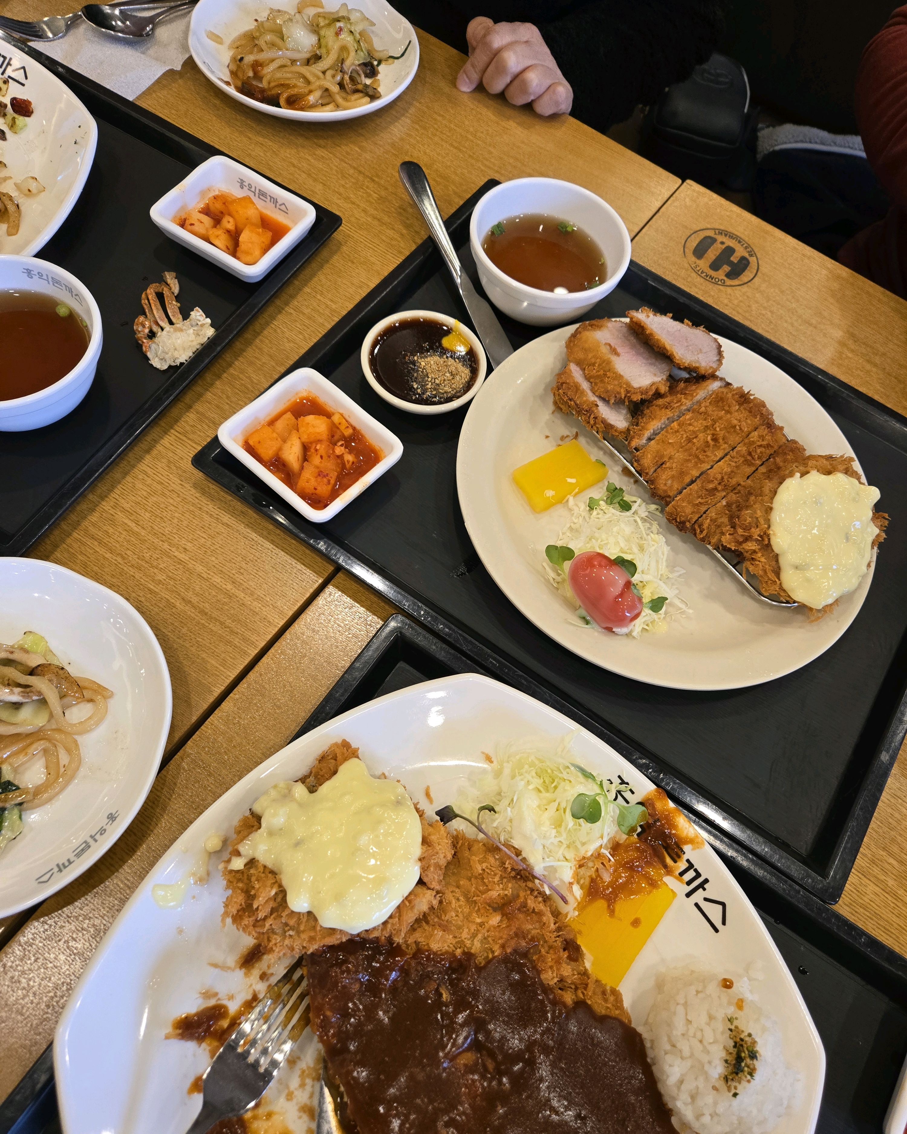 가족과 밥먹기좋아요. 음식이 바로만들어져 더좋은듯해요. - 남양주 진접 맛집 홍익돈까스 남양주진접점