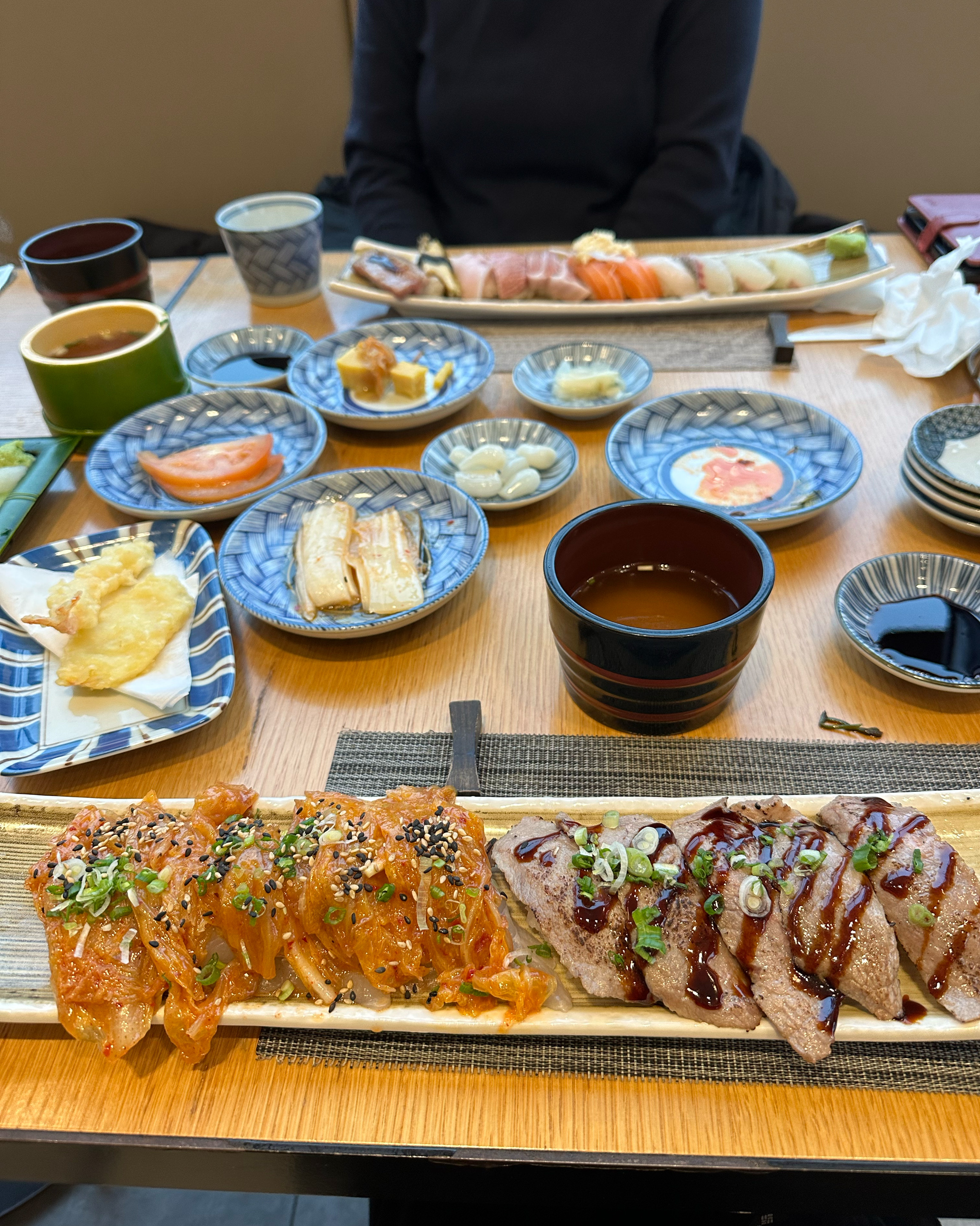예전에 먹었을 때 맛있었던 기억이 있어서 대전에서 천안 놀러 온 김에 또 들렀어요 초밥 진