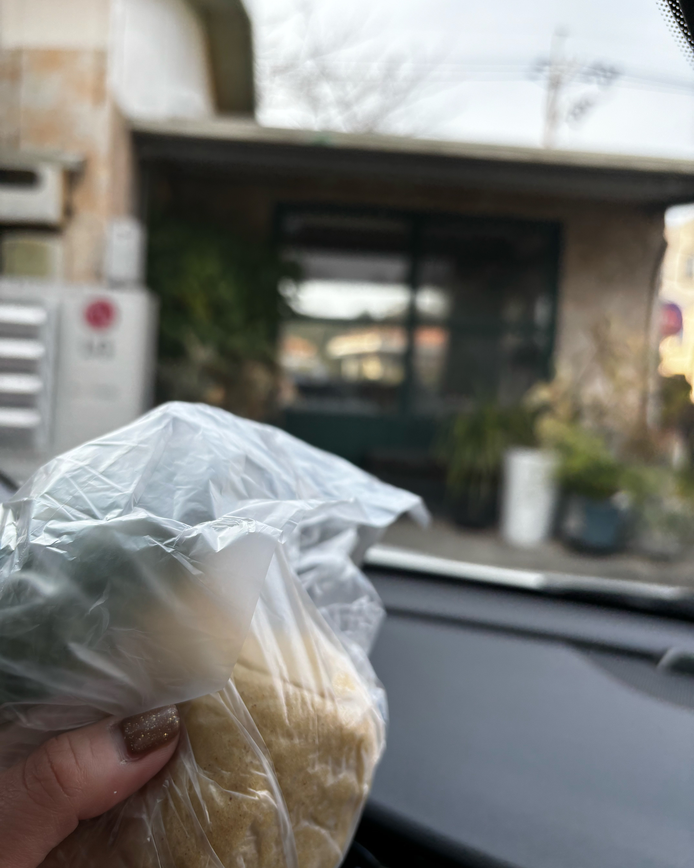 사진이 조금 그렇긴 한데 빵 너무 구수하구 좋아요! - 제주 맛집 신촌덕인당