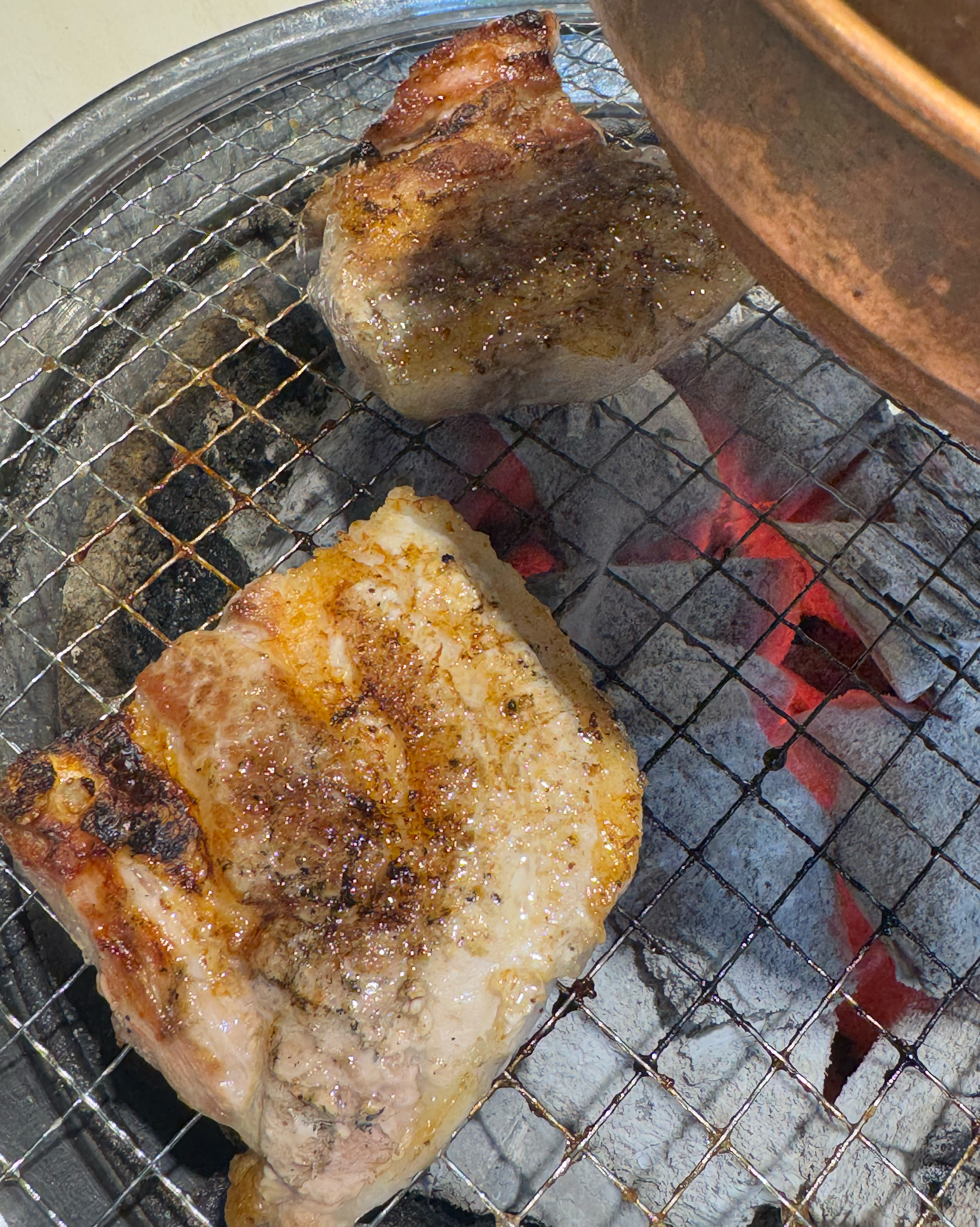 명륜진사갈비 워낙 맛있으니까 배부르게 고기 먹고 싶을 때 와봤어요! 평일 저녁인데도 사람들