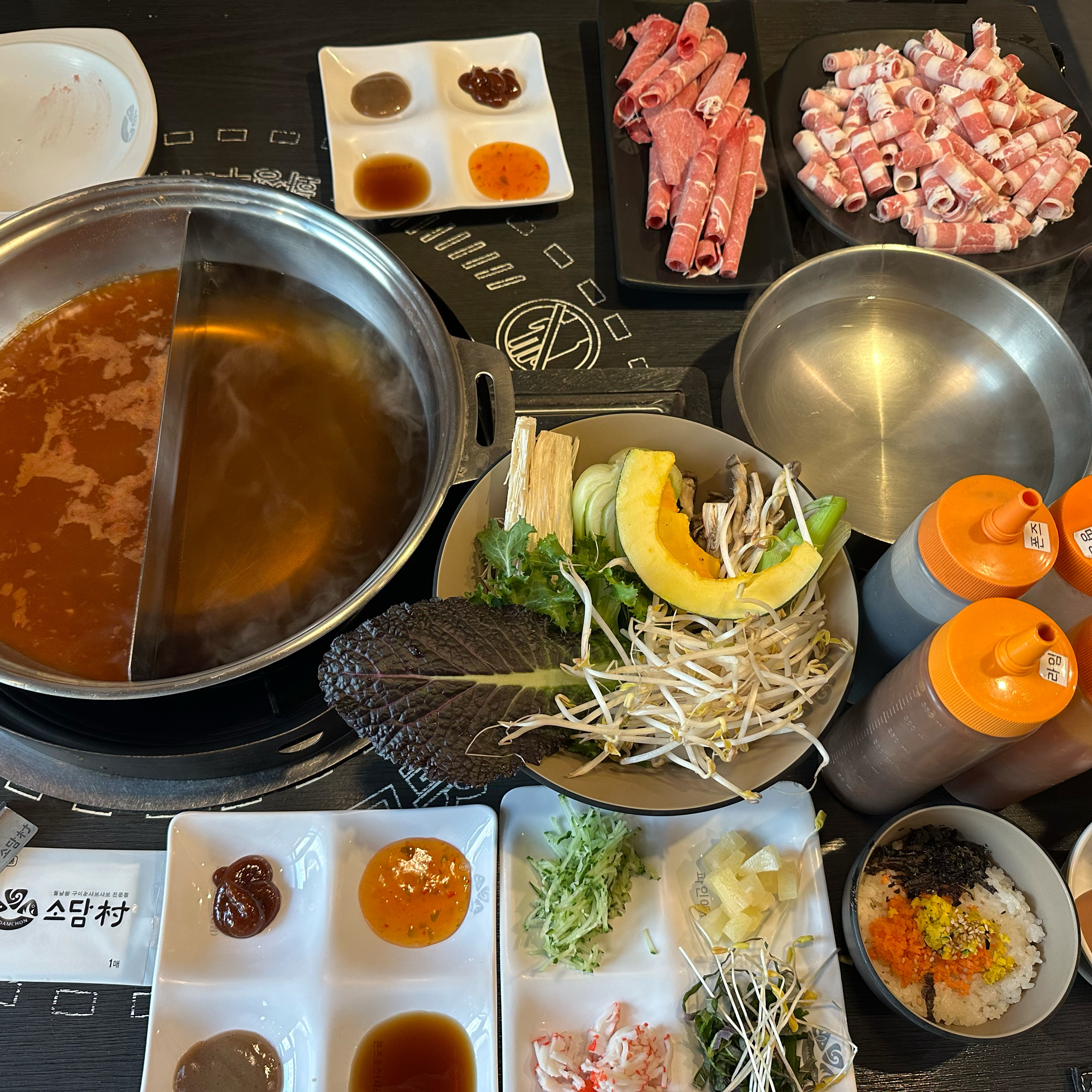 아들이랑 처음 방문했습니다~ 얼큰한국물이 너무 매력적이었는데 신선한고기와야채들이 마음에 들
