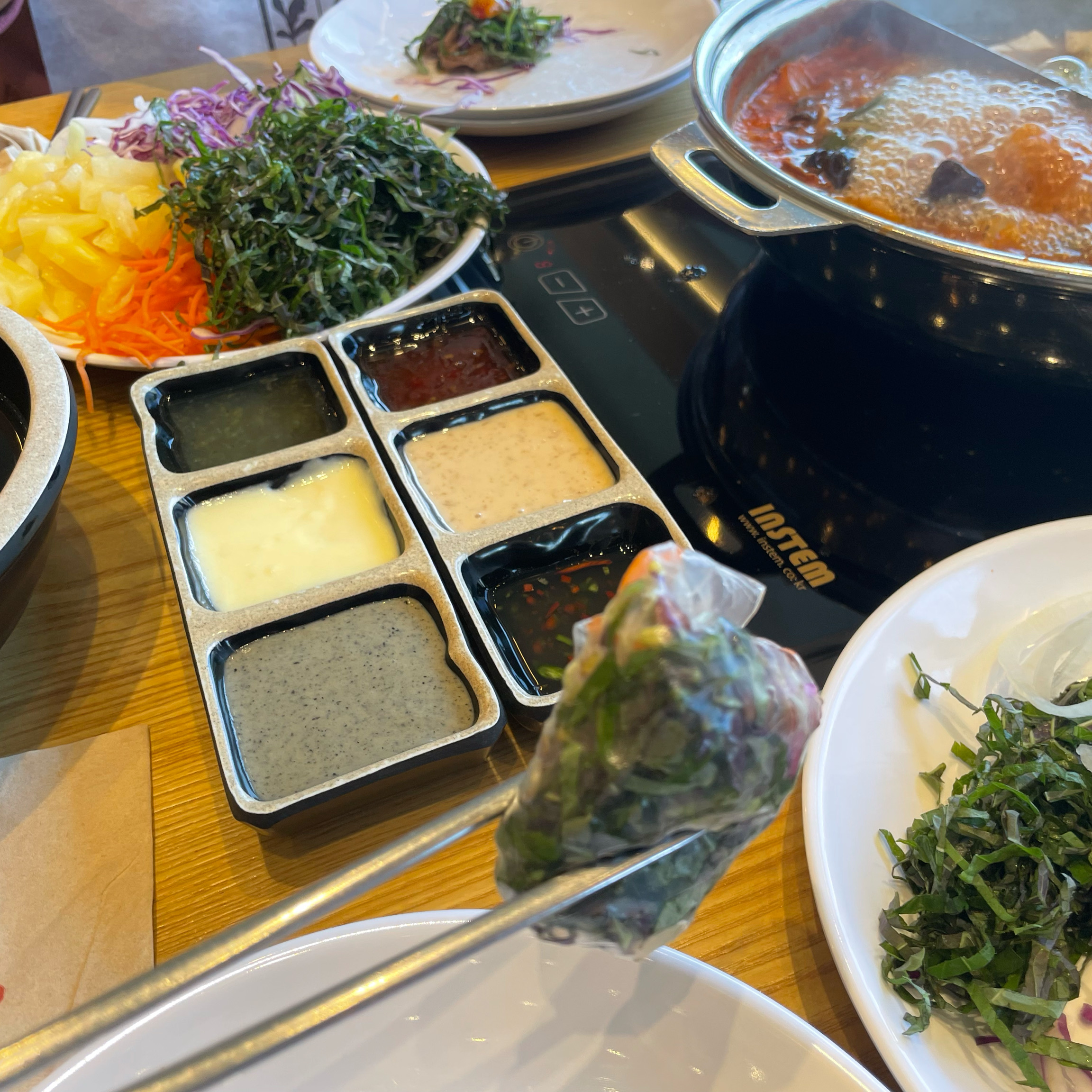 많은 샤브샤브 집을 방문 했지만 여기만큼 괜찮은곳이 없어서 재방문 했어요. 평일 오전 오픈
