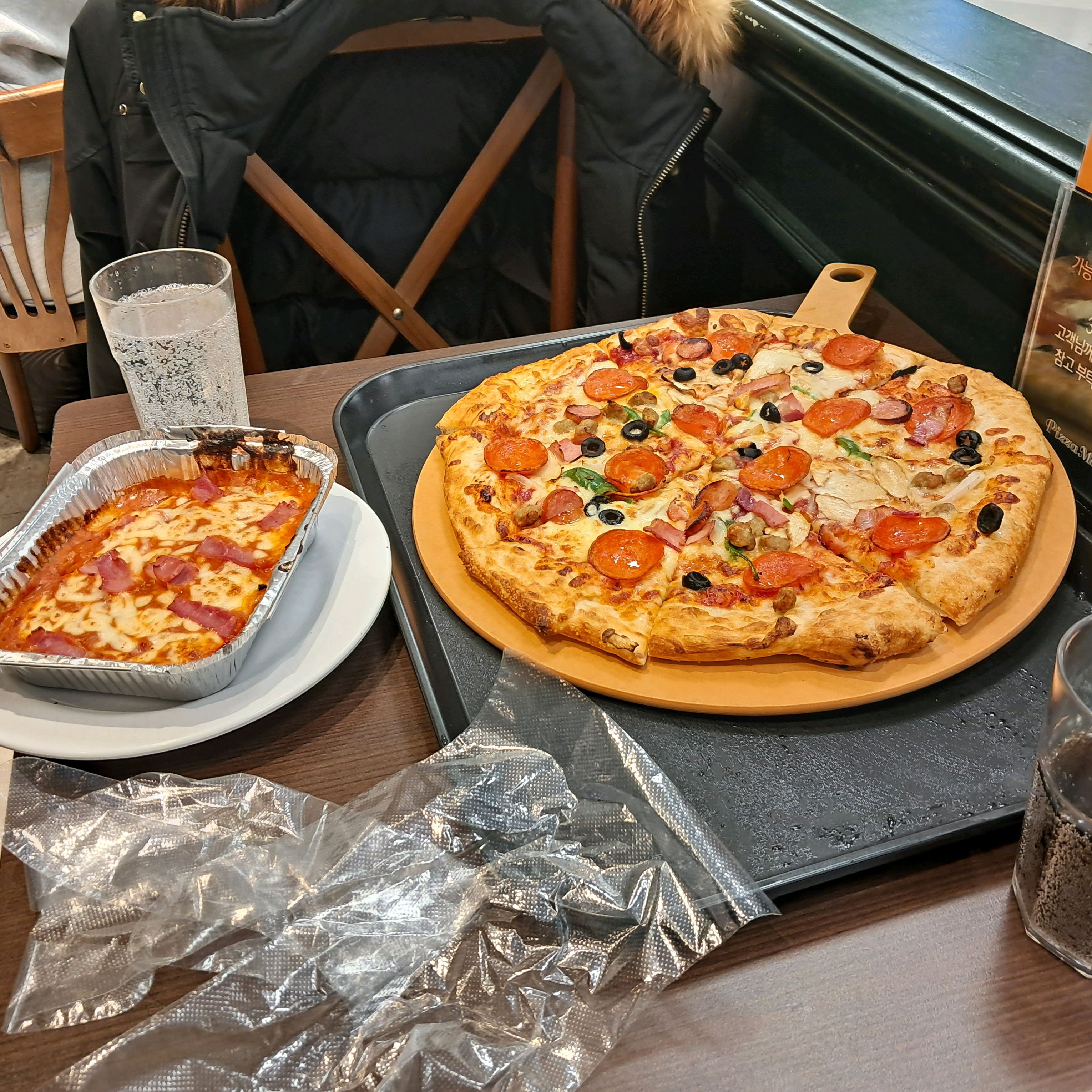 바로먹어야 맛있는 도우^^ ,셋트메뉴로 둘이 딱 좋았어요^^ - 칠곡3지구 맛집 피자몰 홈플러스 칠곡점