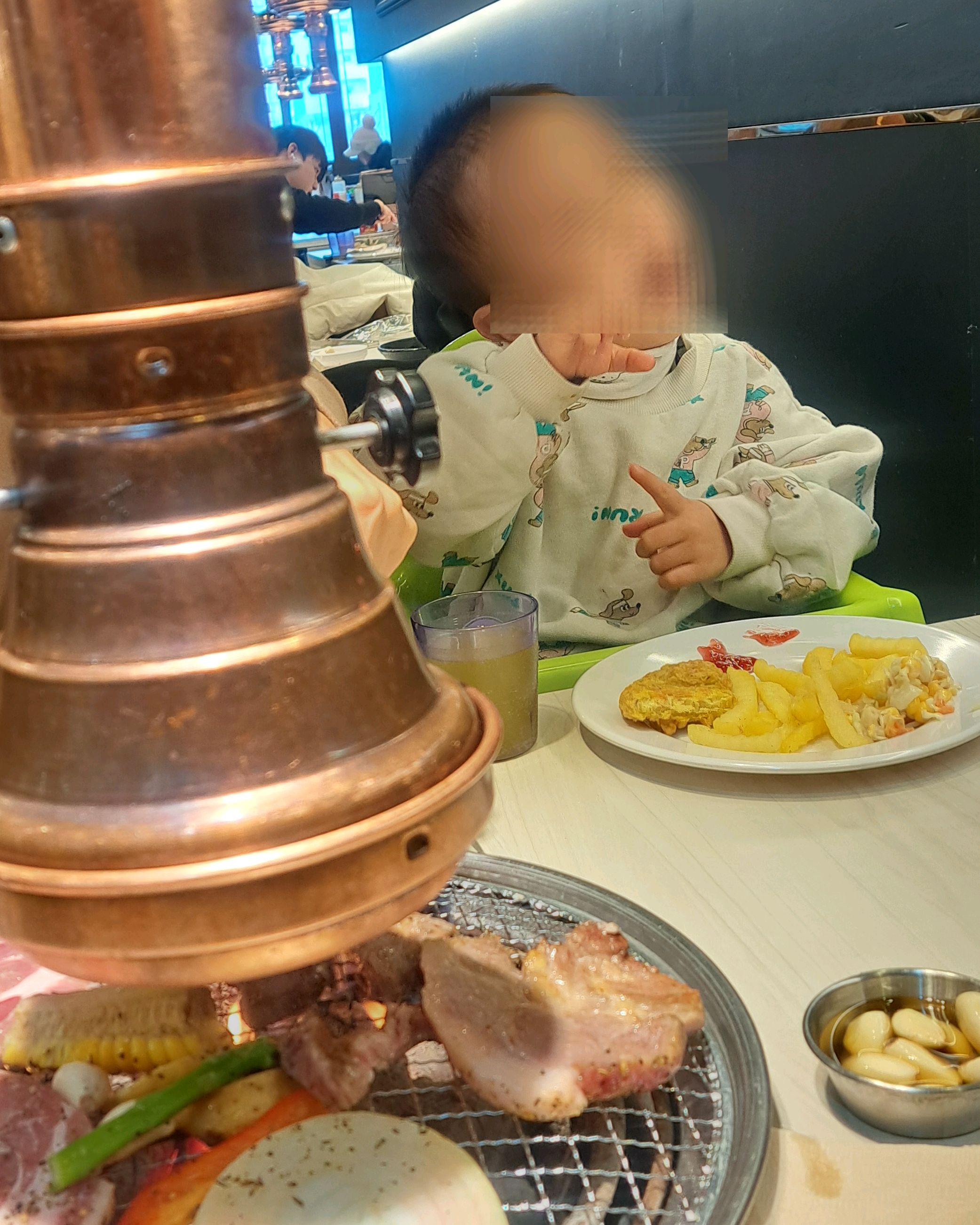 조카가 놀러와서 마침 티멤버쉽 쿠폰도 있어서 낮1시경 방문했는데 손님이 꽤 많았어요 - 범계역 맛집 명륜진사갈비 안양범계점