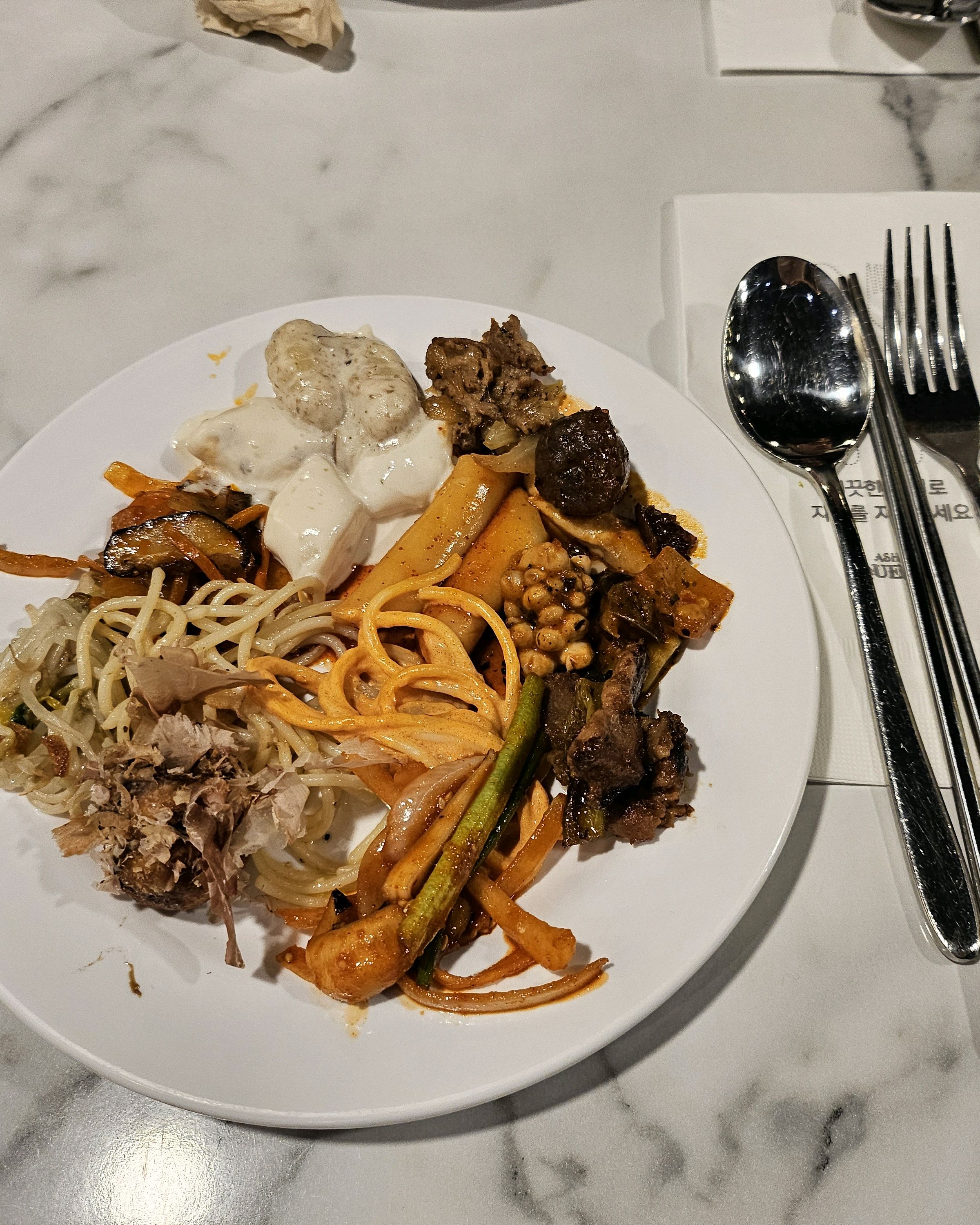 항상 갈때마다 조금씩 새로운거 다먹고와야지하는데.. - 동탄 타임테라스 맛집 애슐리퀸즈 타임테라스 동탄점