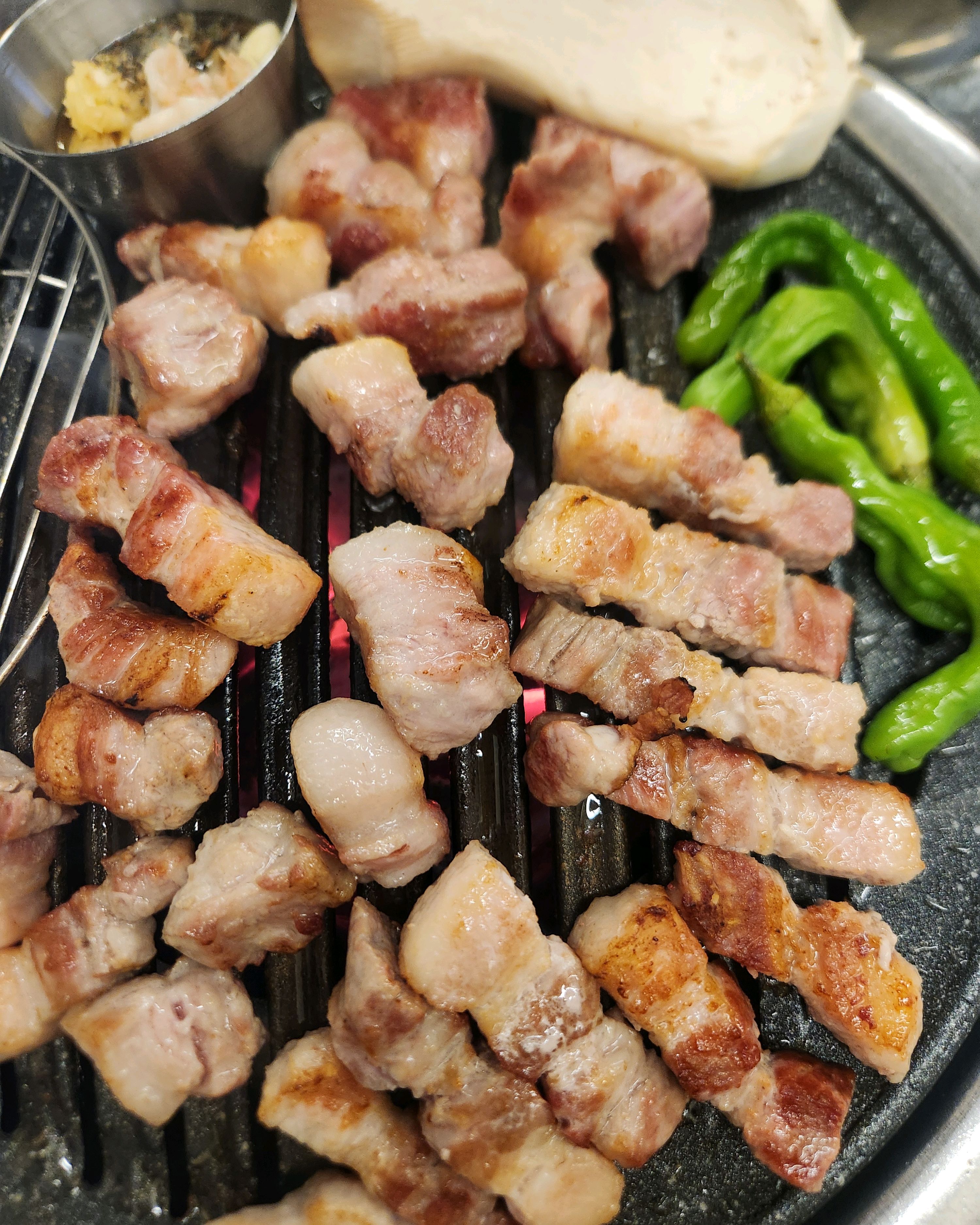 친구 생일이라 고기 먹고 싶다고해서 왔는데 가성비 무엇! 생각보다 저렴한데 양도 많고 고기