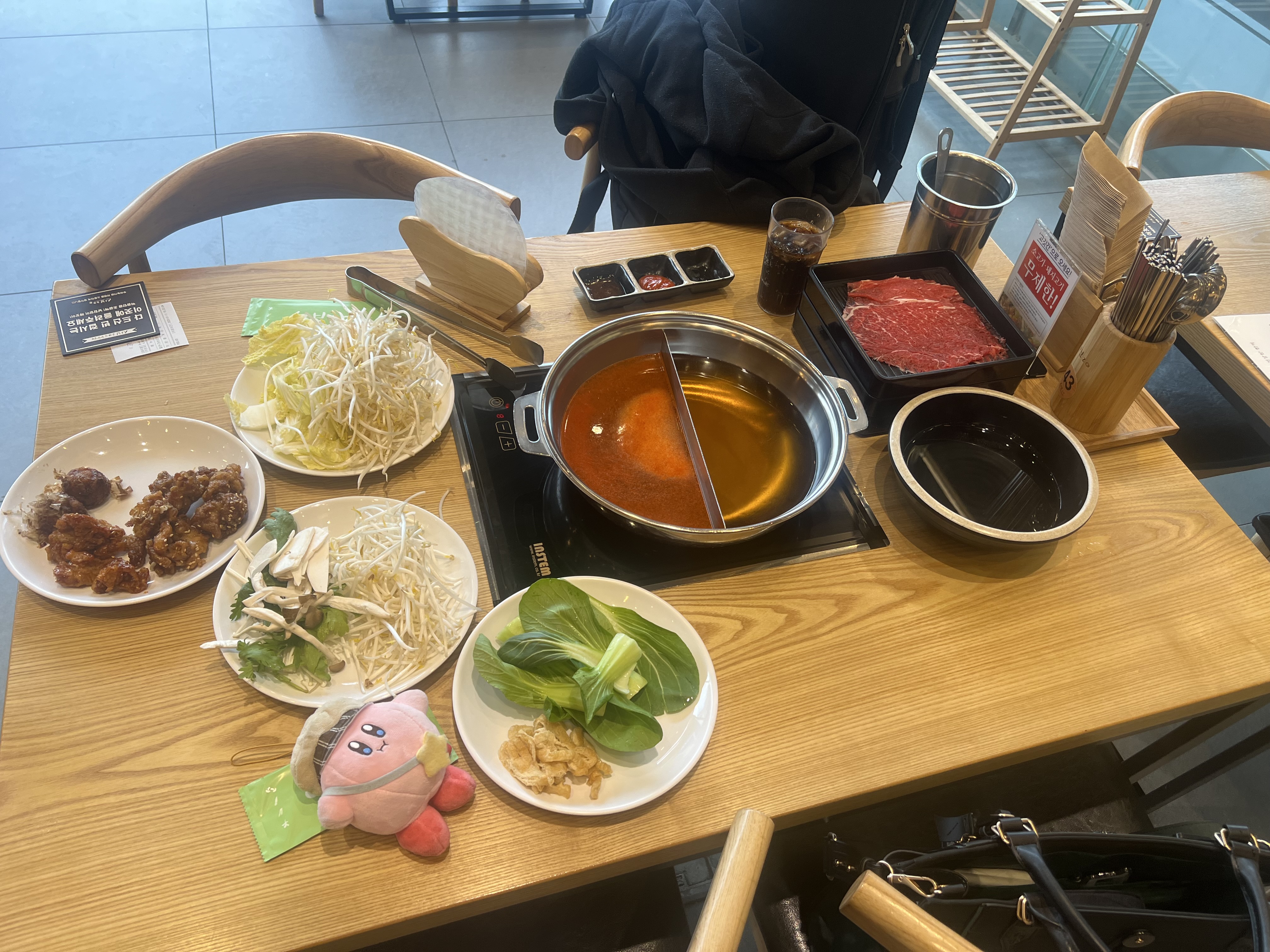 얼큰+가쓰오부시로 먹었어요.닭강정도 맛있고 샤브도 잘 먹었습니다 ㅎ - 부산 금정구 맛집 샤브20 부산금정점