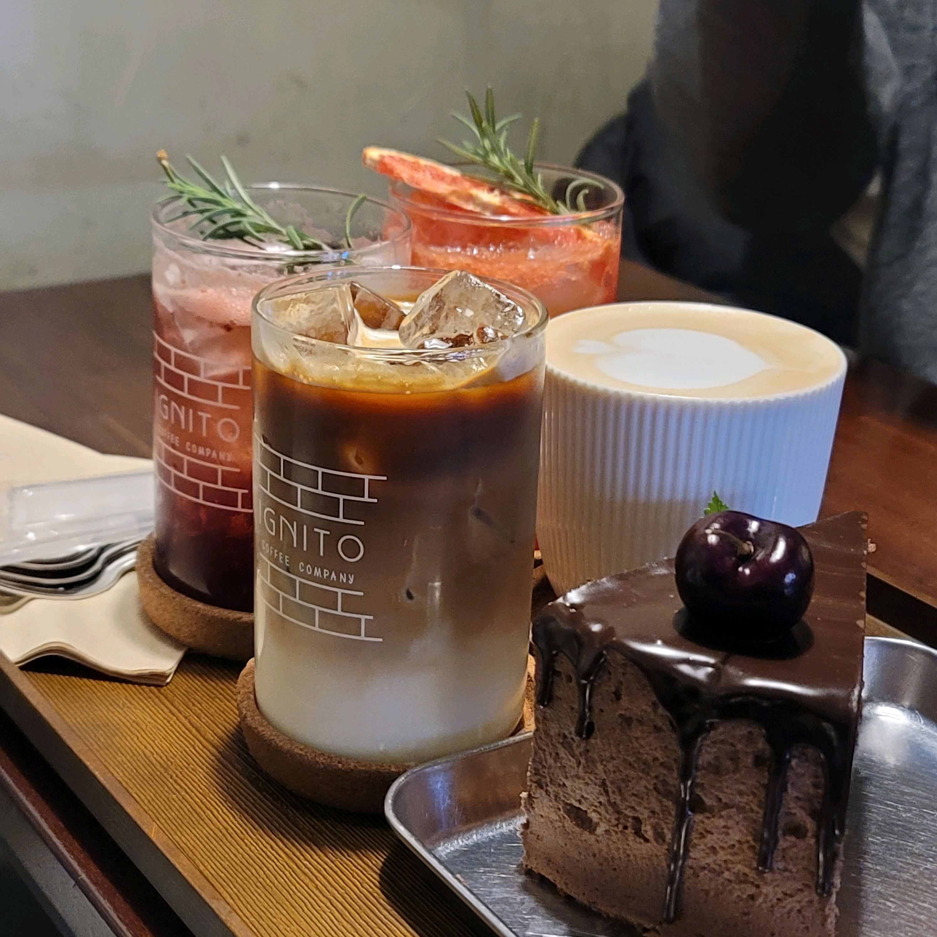 오랜만에 만나는 친구들이랑 같이 다녀왔어요. - 구월동 맛집 이그니토 커피로스터스