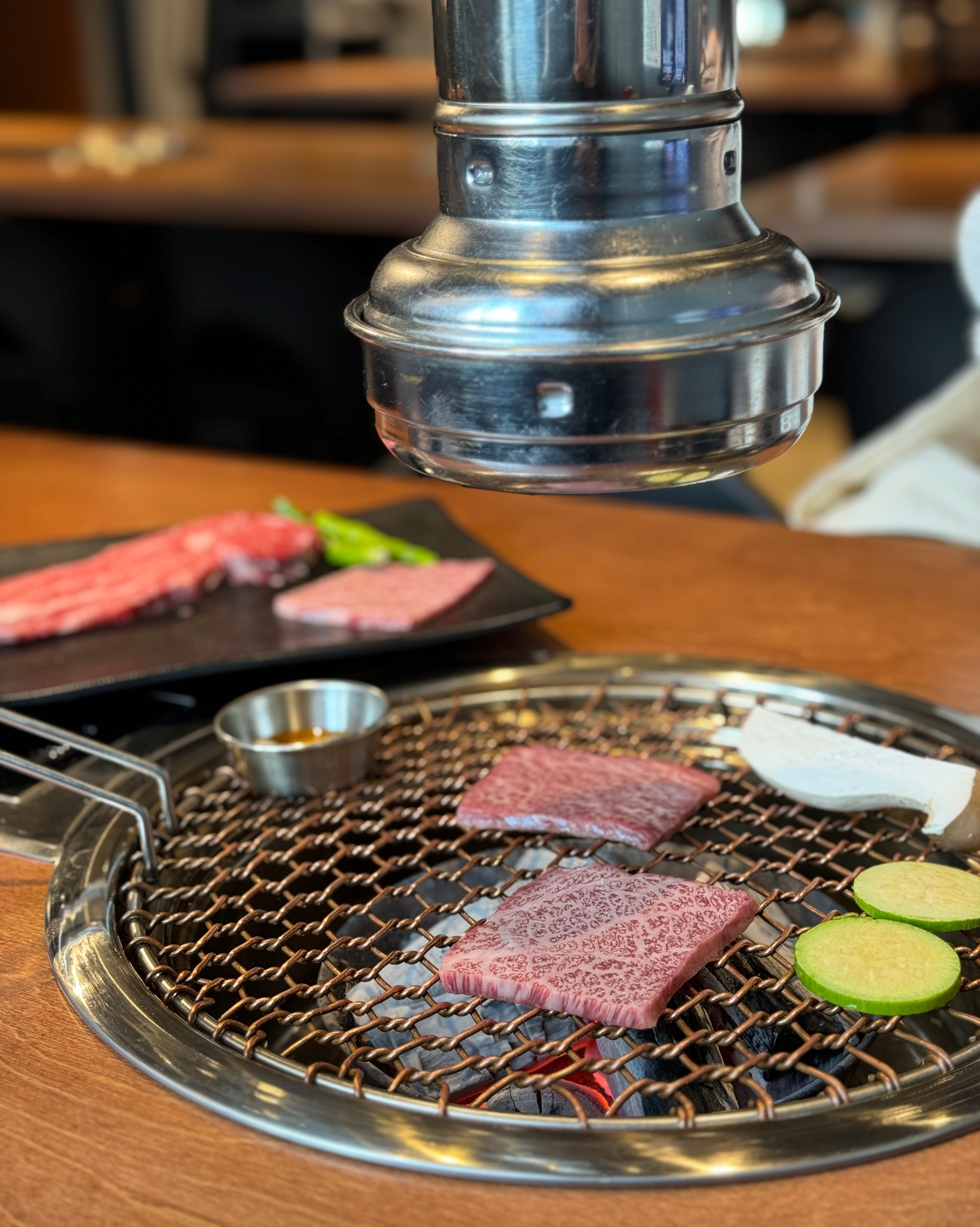 사장님 직원뷴들 친절하구 식당자체가 깔끔 청결합니다 무엇보다 한우 퀄리티가 남부럽지않게 넘